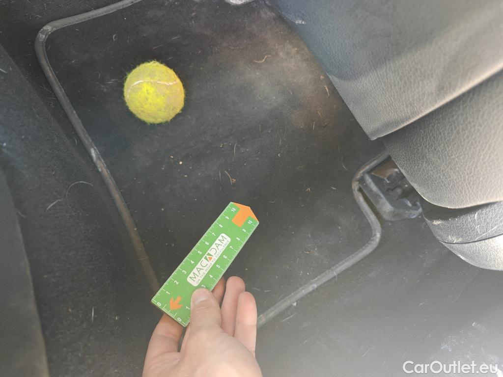  Mercedes  C-Klasse MERCEDES-BENZ Clase C / 2021 / 4P / sedán C 220 d #32