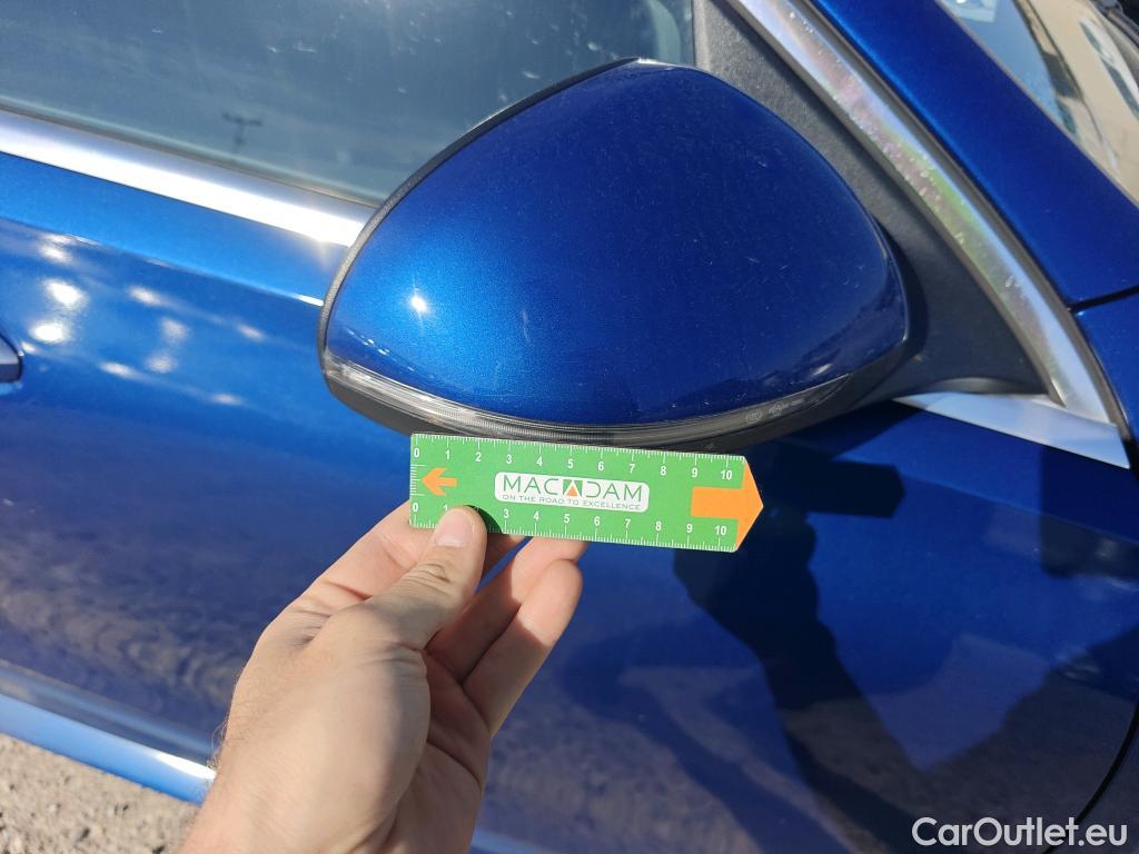  Mercedes  C-Klasse MERCEDES-BENZ Clase C / 2021 / 4P / sedán C 220 d #51