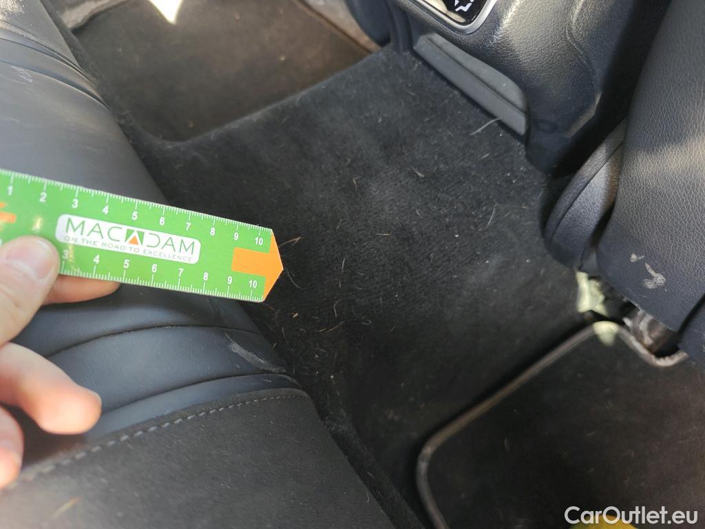  Mercedes  C-Klasse MERCEDES-BENZ Clase C / 2021 / 4P / sedán C 220 d #33