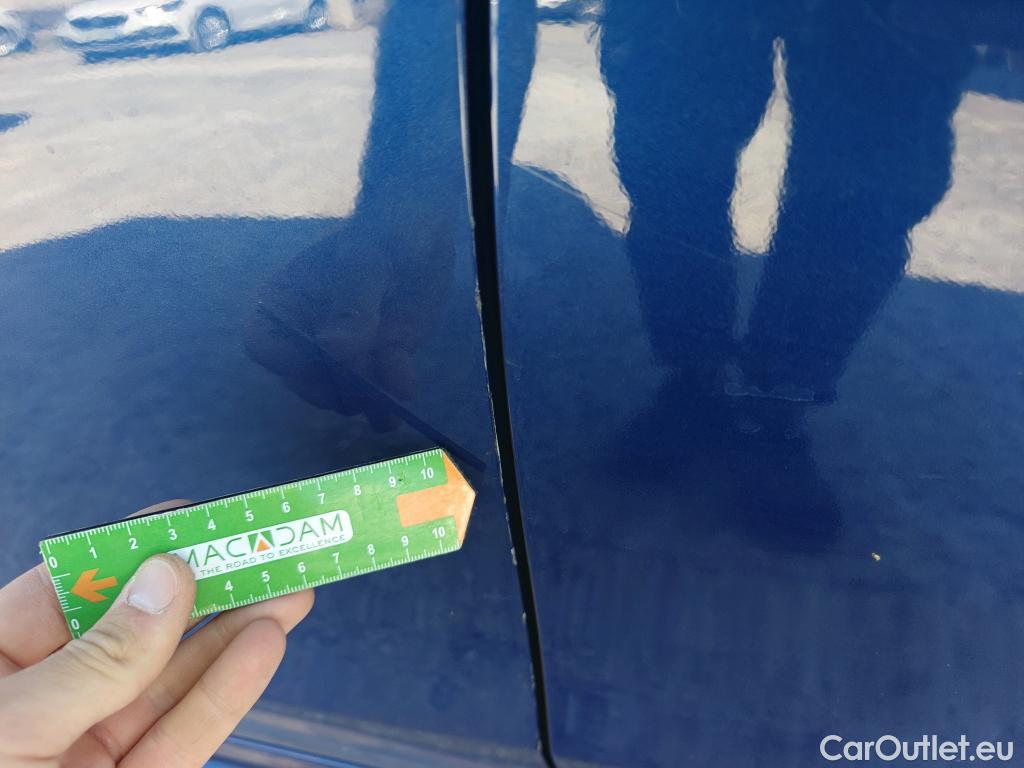  Mercedes  C-Klasse MERCEDES-BENZ Clase C / 2021 / 4P / sedán C 220 d #22