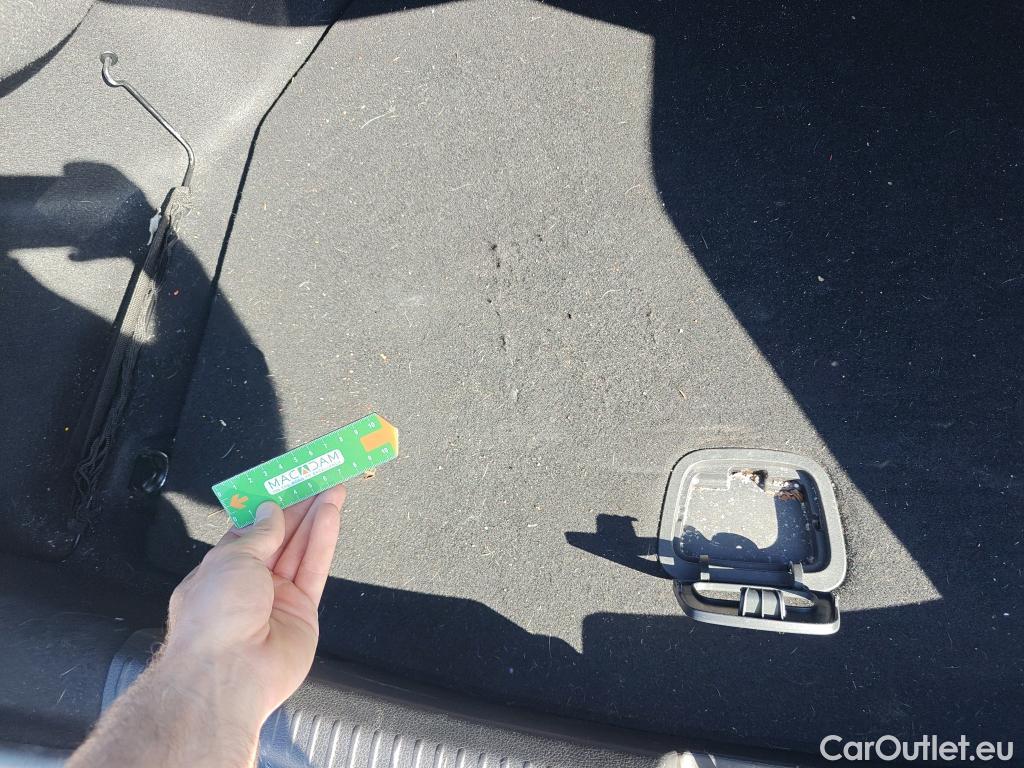  Mercedes  C-Klasse MERCEDES-BENZ Clase C / 2021 / 4P / sedán C 220 d #30