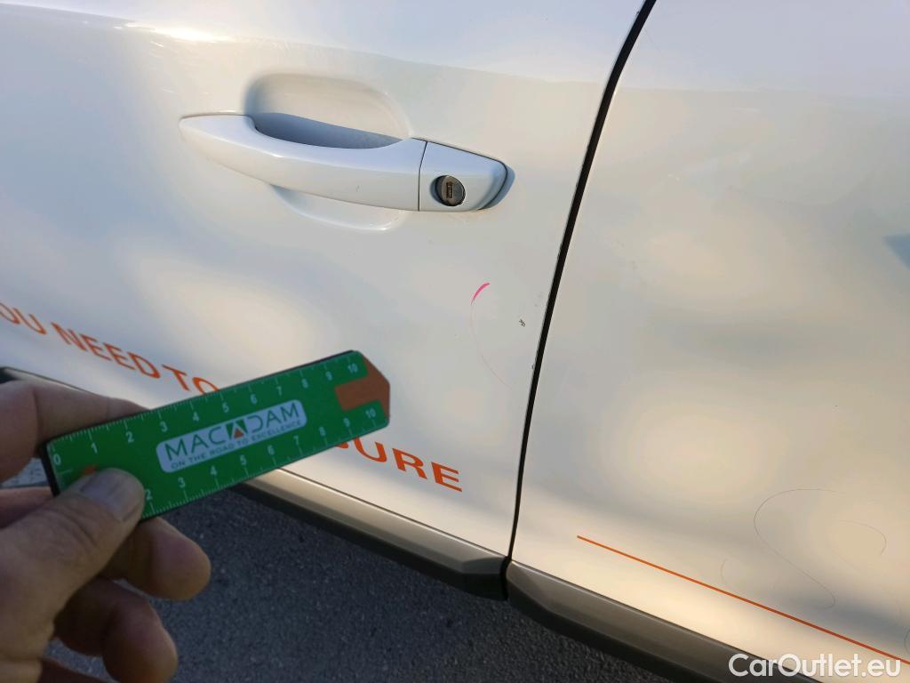  Peugeot  2008 PEUGEOT  / 2019 / 5P / todoterreno Allure BlueHDI 81kW (110CV) #19