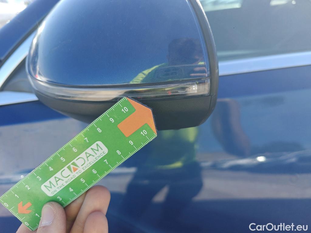  Mercedes  C-Klasse MERCEDES-BENZ Clase C / 2021 / 4P / sedán C 220 d #56