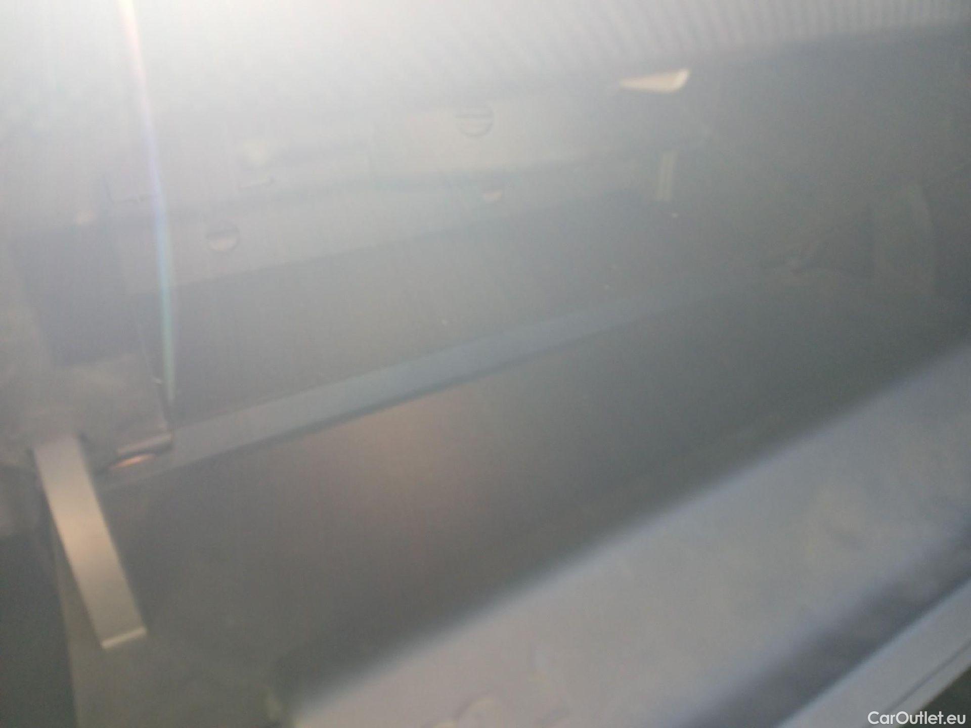  Mercedes  A-Klasse MERCEDES-BENZ Clase A berlina con portón A 250 e 220 CV 11 kWh #Opcionales 5800€# #6