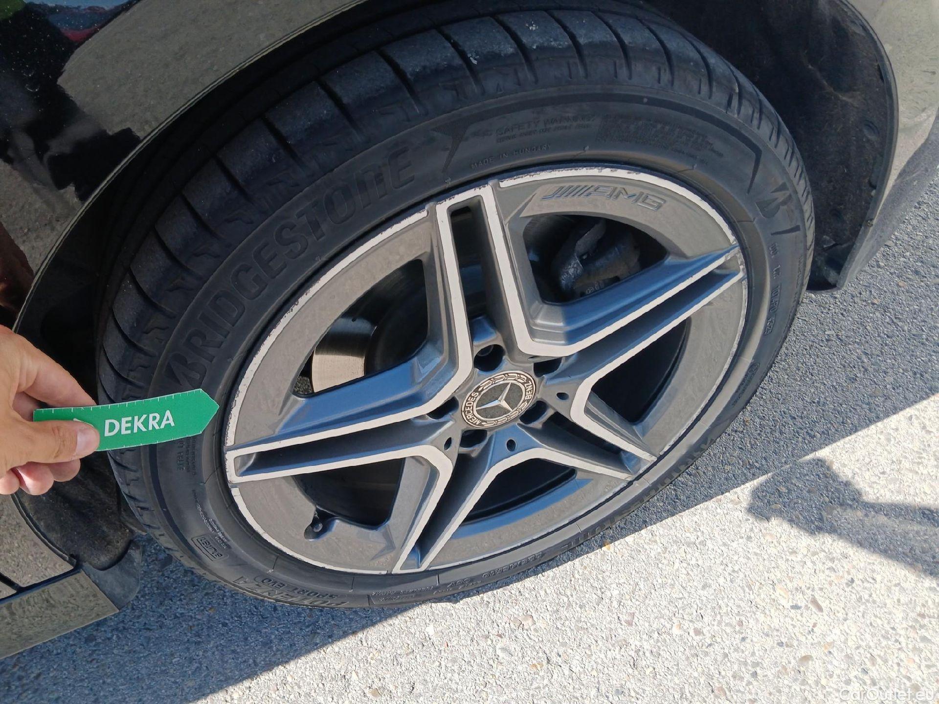  Mercedes  A-Klasse MERCEDES-BENZ Clase A berlina con portón A 250 e 220 CV 11 kWh #Opcionales 5800€# #34