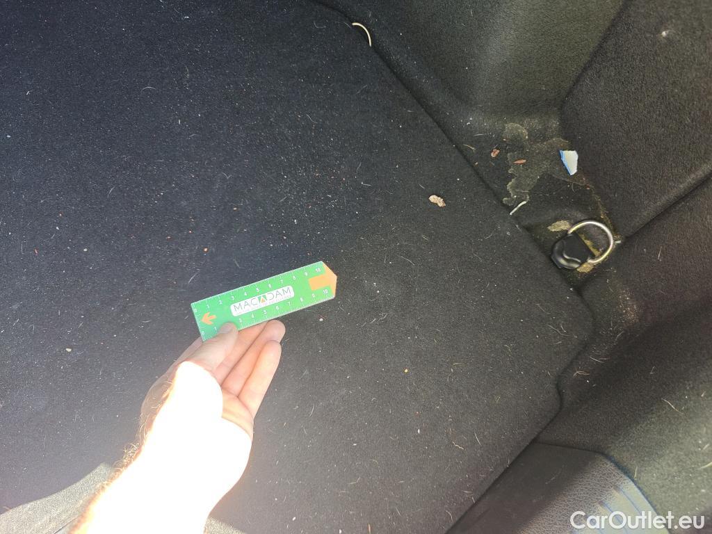  Mercedes  C-Klasse MERCEDES-BENZ Clase C / 2021 / 4P / sedán C 220 d #31