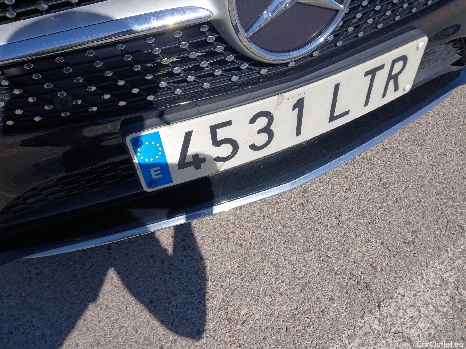  Mercedes  A-Klasse MERCEDES-BENZ Clase A berlina con portón A 250 e 220 CV 11 kWh #Opcionales 5800€# #19