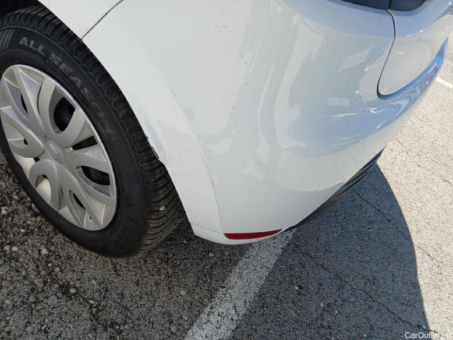  Renault  Clio RENAULT  / 2016 / 5P / berlina con portón Business TCe 66kW (90CV) GLP -18 #19