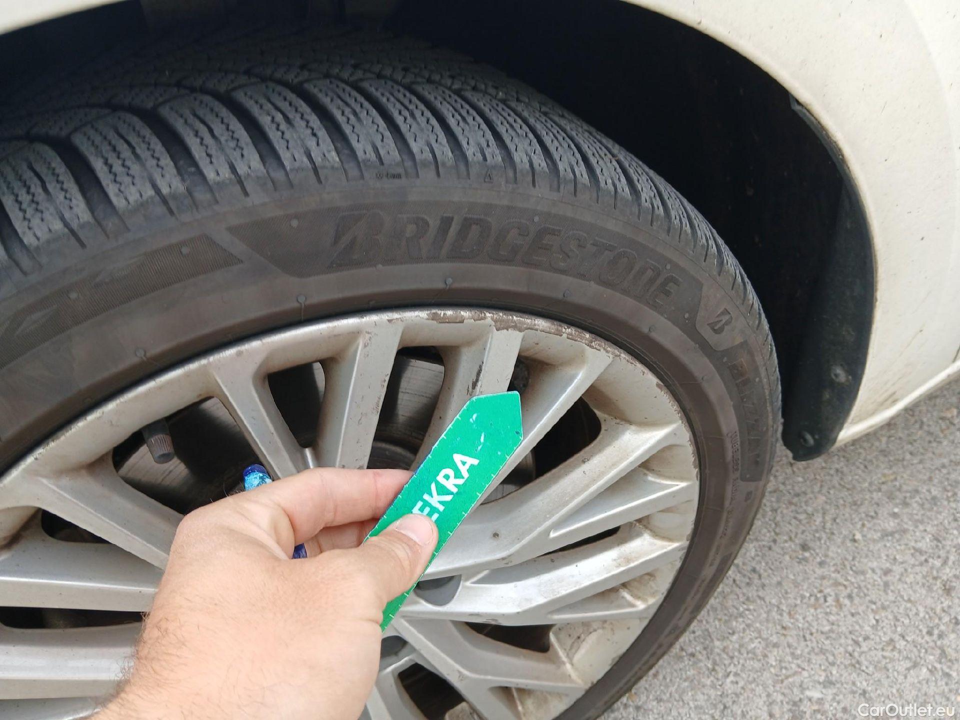  Seat  Leon SEAT Nuevo León / 2020 / 5P / familiar SP 1.4 e-Hybrid DSG S&S Xcellence Go L #12