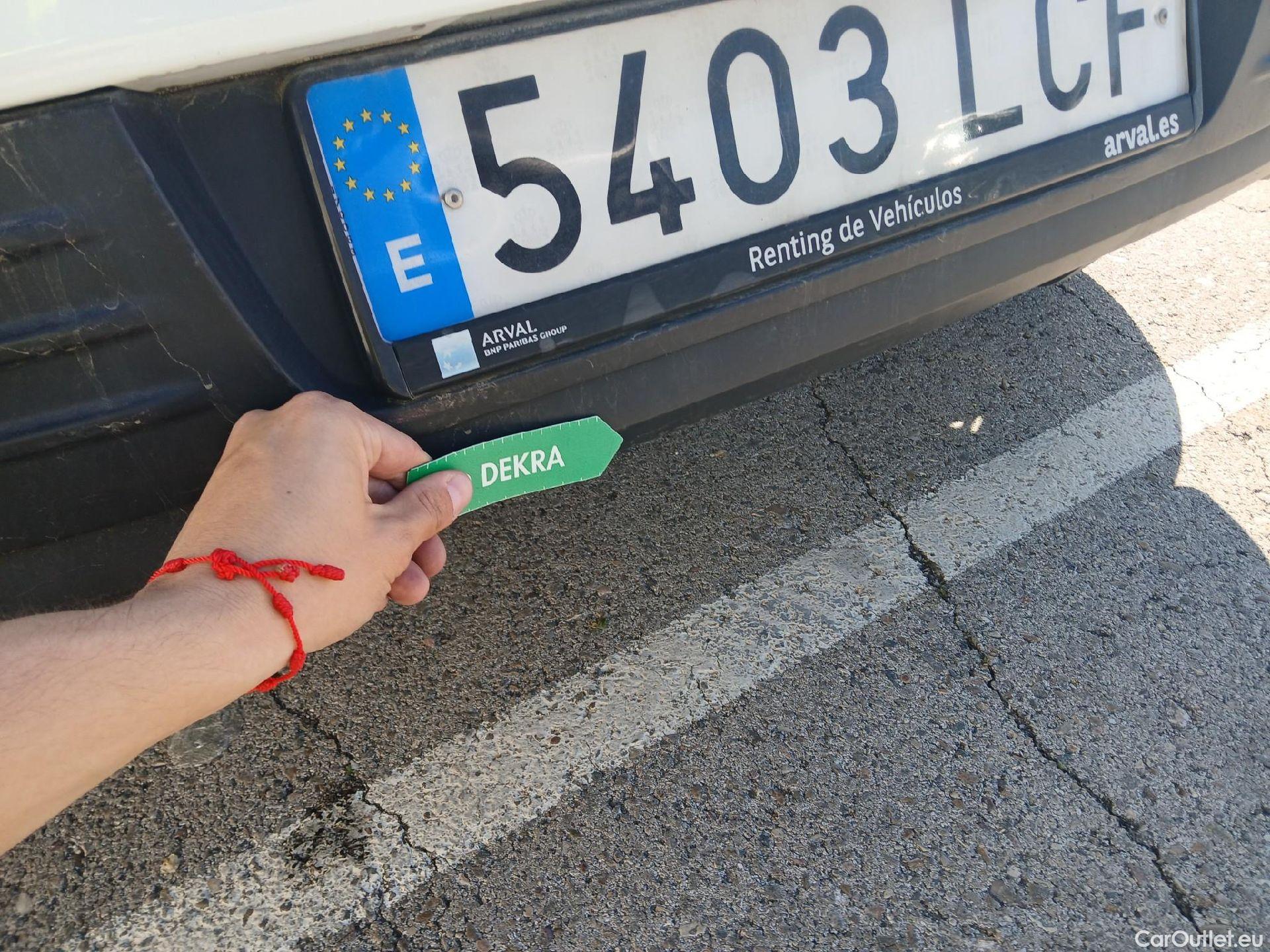  Renault  Clio RENAULT  / 2016 / 5P / berlina con portón Business TCe 66kW (90CV) GLP -18 #22