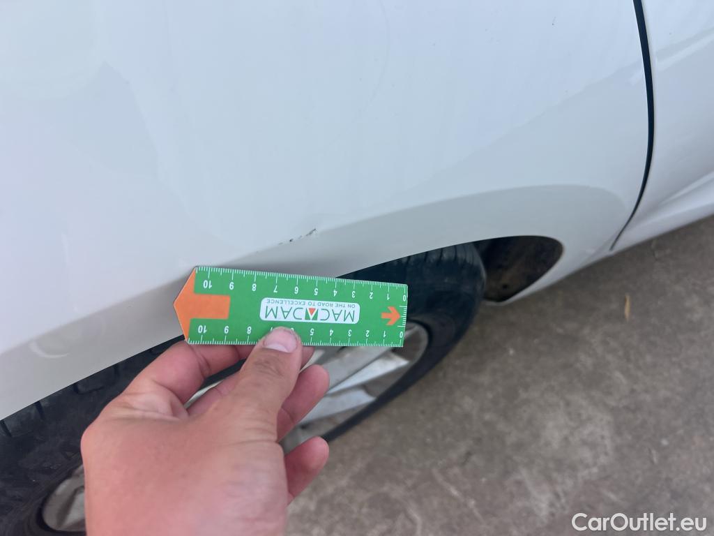  Seat  Leon SEAT Nuevo León / 2020 / 5P / berlina con portón 1.0 TSI 81kW S&S Style Go (AC) #2