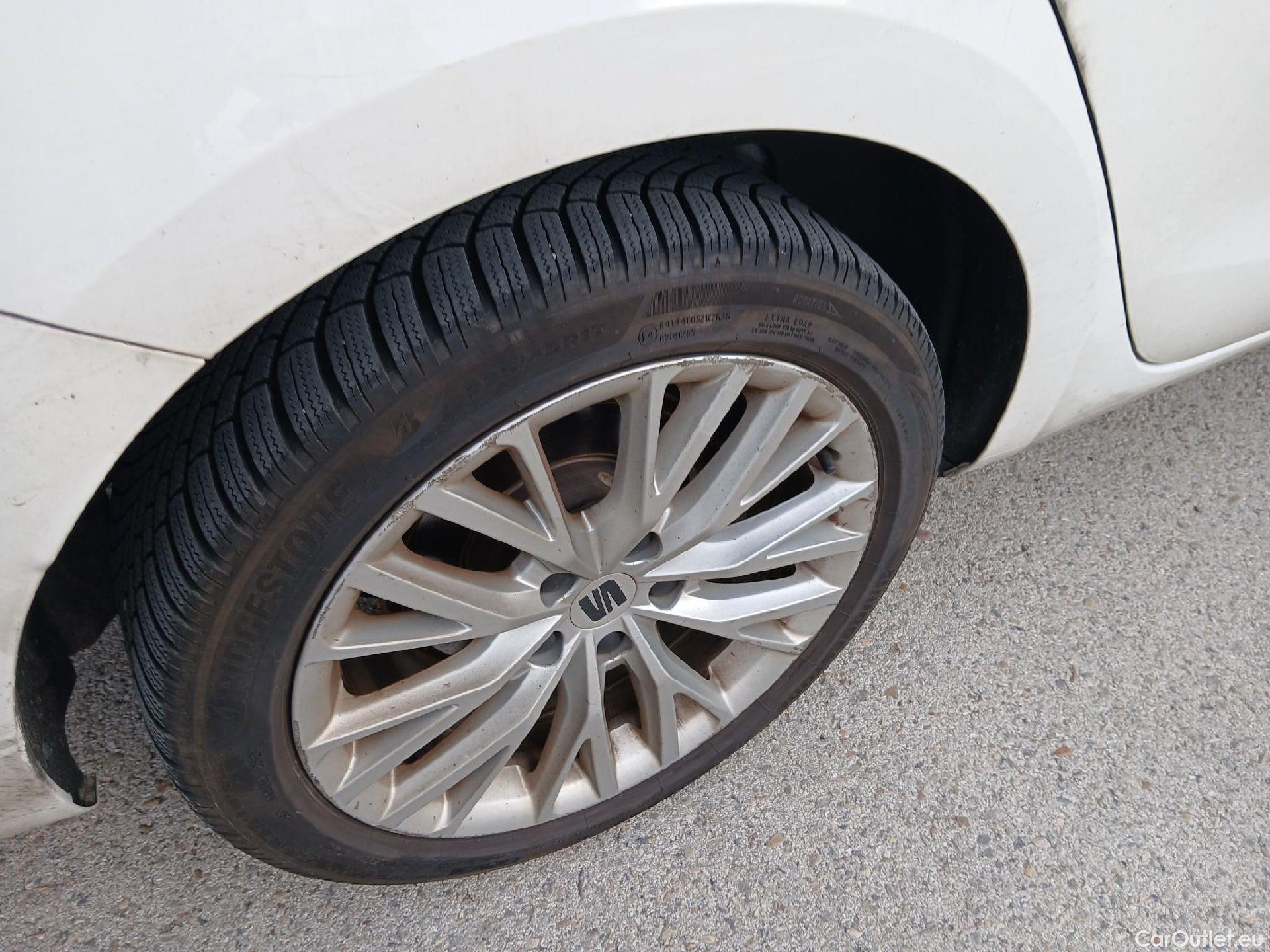  Seat  Leon SEAT Nuevo León / 2020 / 5P / familiar SP 1.4 e-Hybrid DSG S&S Xcellence Go L #24