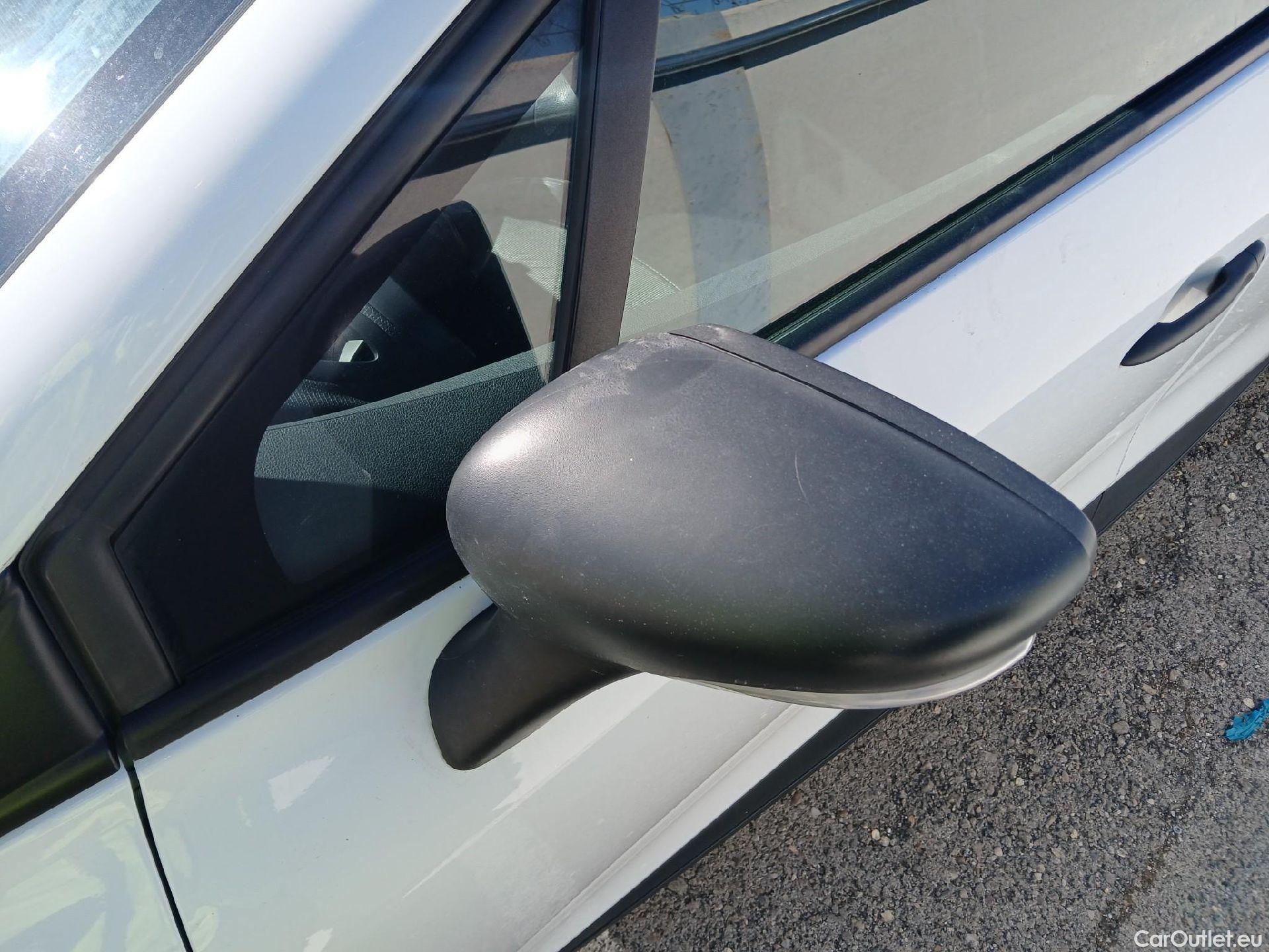  Renault  Clio RENAULT  / 2016 / 5P / berlina con portón Business TCe 66kW (90CV) GLP -18 #10