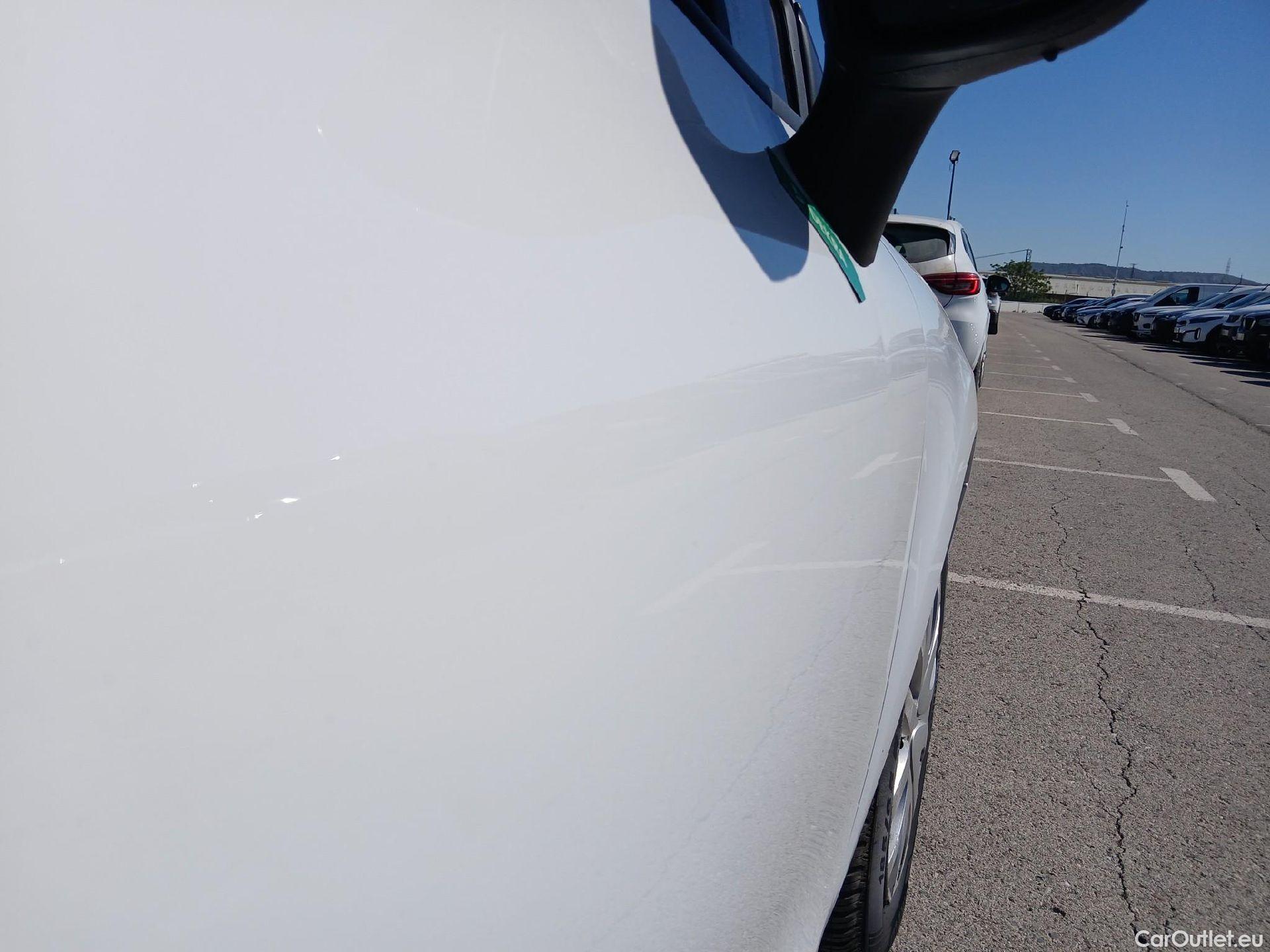  Renault  Clio RENAULT  / 2016 / 5P / berlina con portón Business TCe 66kW (90CV) GLP -18 #26