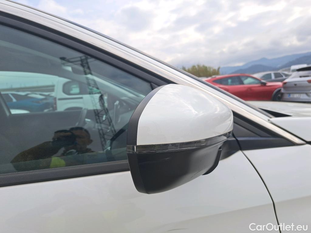  Peugeot  3008 PEUGEOT  / 2020 / 5P / todoterreno 1.5 BlueHDi 96kW (130CV) S&S Active Pack #29