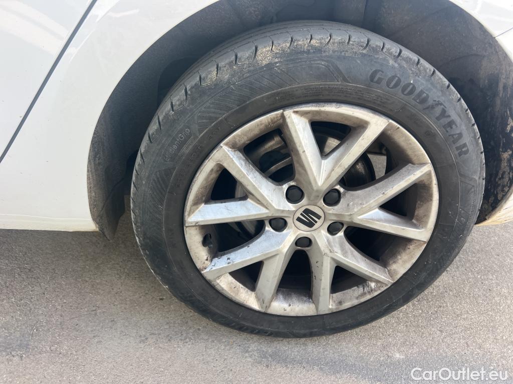  Seat  Leon SEAT Nuevo León / 2020 / 5P / berlina con portón 1.0 TSI 81kW S&S Style Go (AC) #3