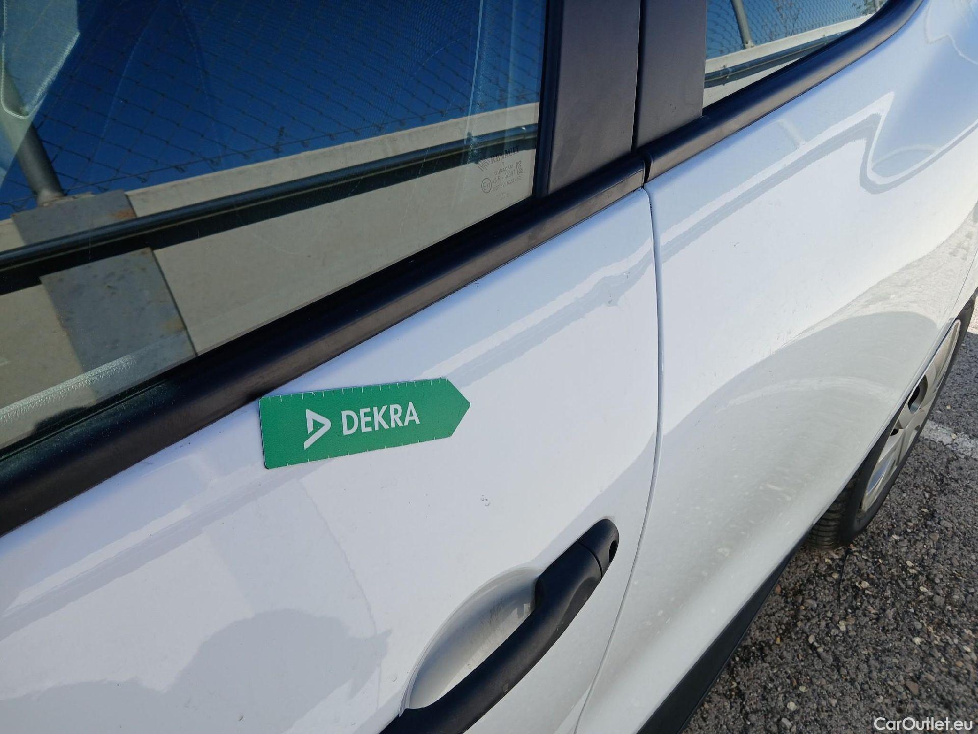  Renault  Clio RENAULT  / 2016 / 5P / berlina con portón Business TCe 66kW (90CV) GLP -18 #12