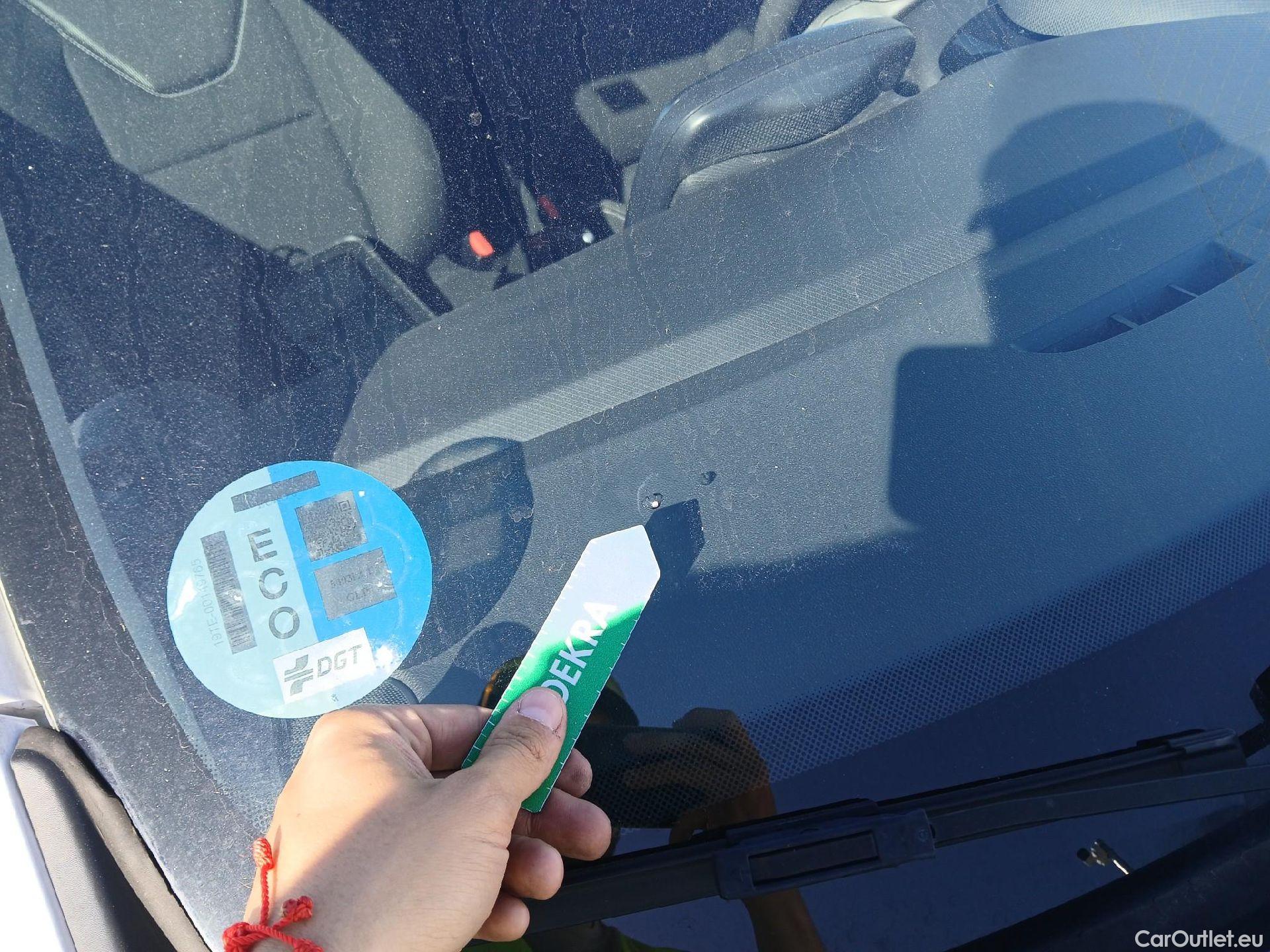  Renault  Clio RENAULT  / 2016 / 5P / berlina con portón Business TCe 66kW (90CV) GLP -18 #7