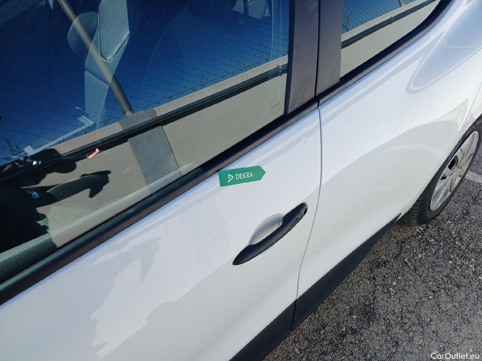  Renault  Clio RENAULT  / 2016 / 5P / berlina con portón Business TCe 66kW (90CV) GLP -18 #11