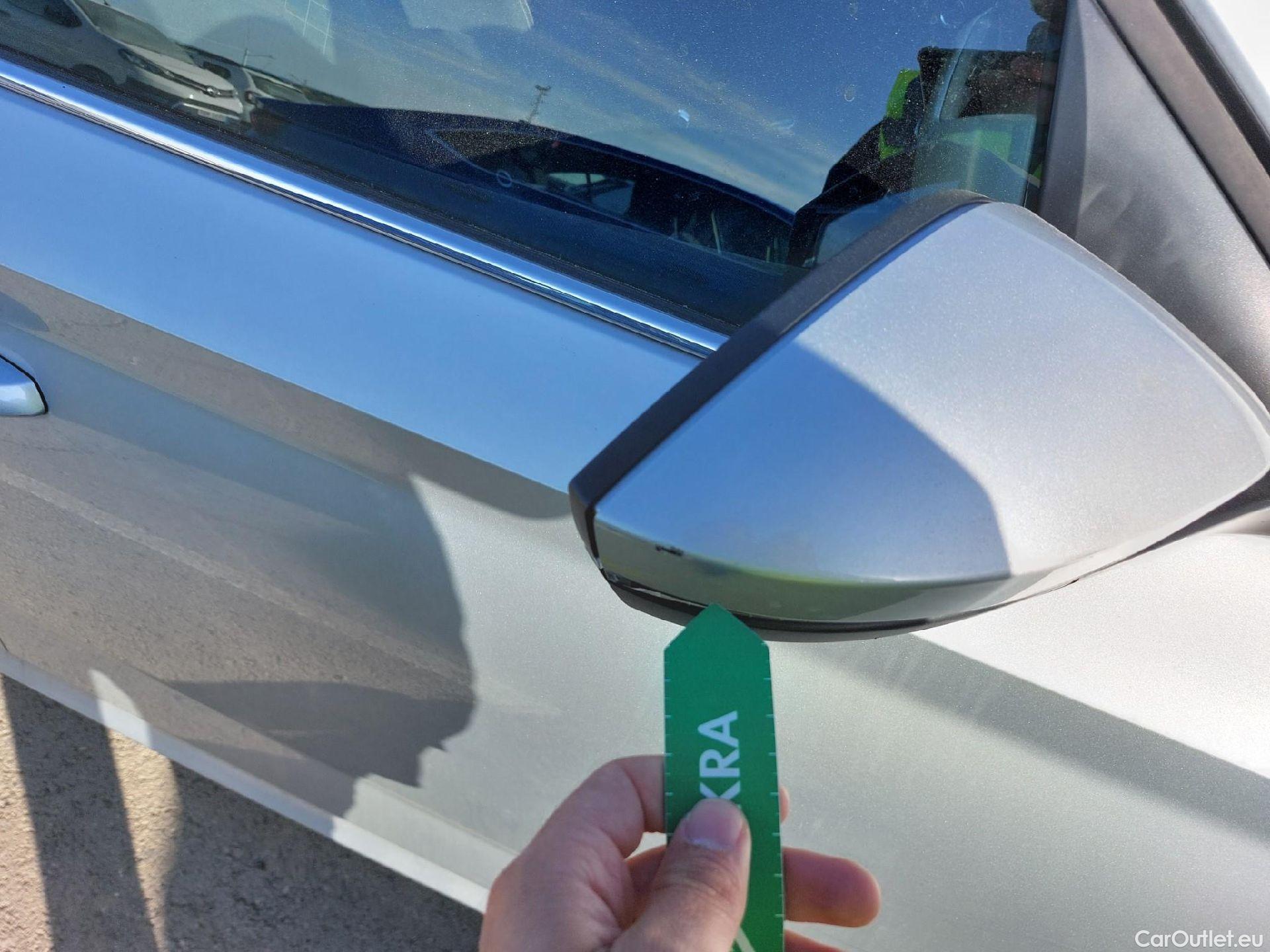  Skoda  KAMIQ SKODA  / 2019 / 5P / todoterreno 1.0 TSI 81kW (110CV) Emotion #29