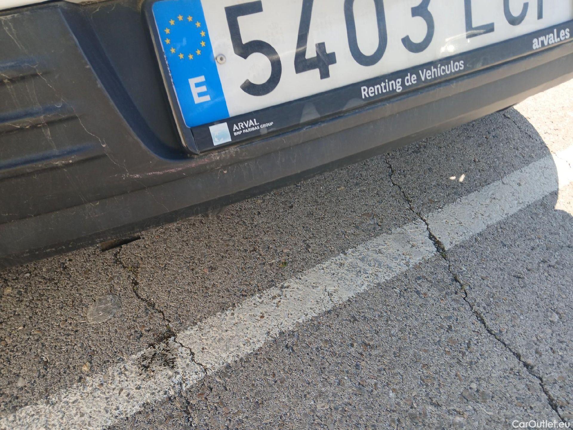  Renault  Clio RENAULT  / 2016 / 5P / berlina con portón Business TCe 66kW (90CV) GLP -18 #21