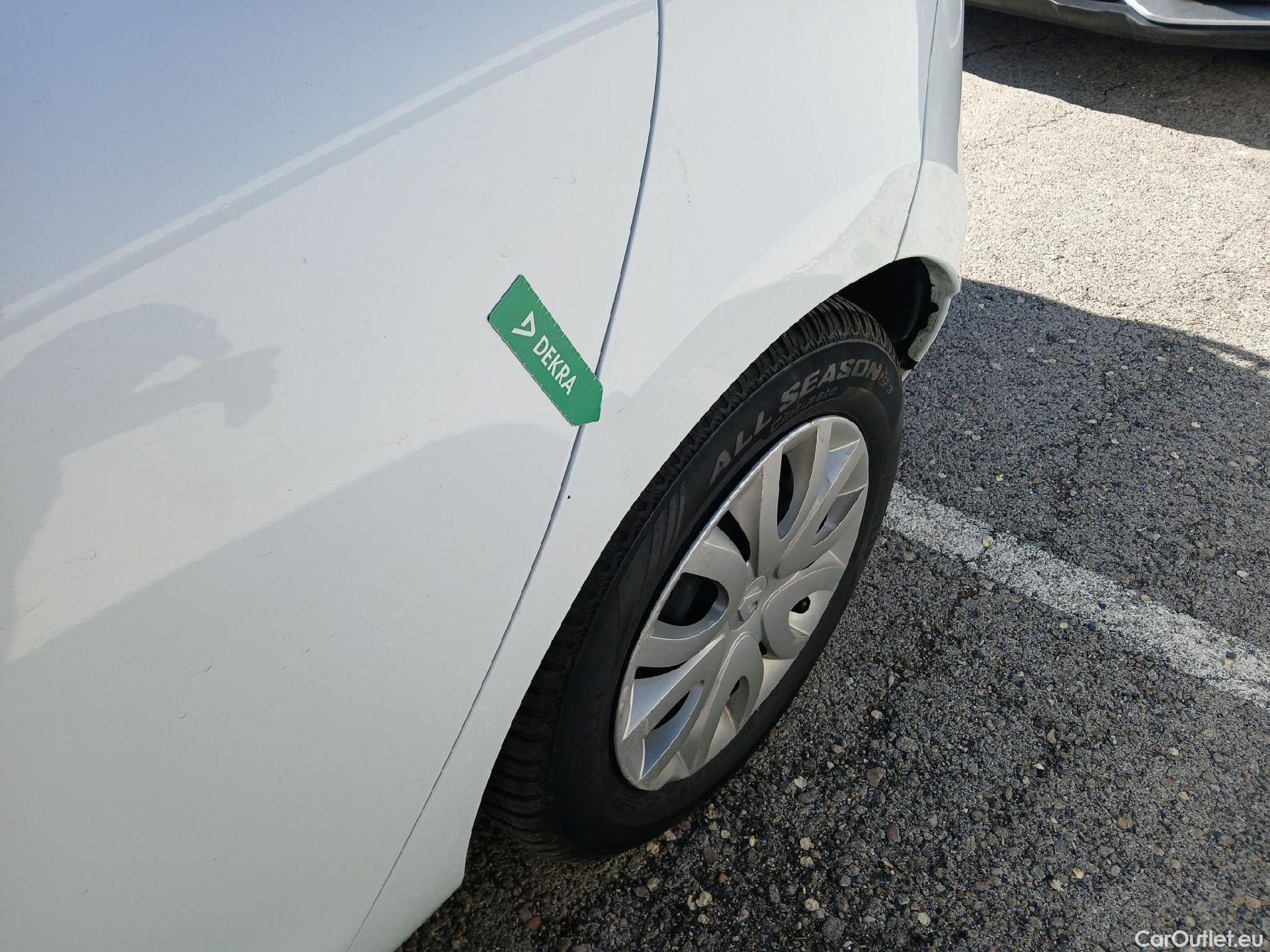  Renault  Clio RENAULT  / 2016 / 5P / berlina con portón Business TCe 66kW (90CV) GLP -18 #14