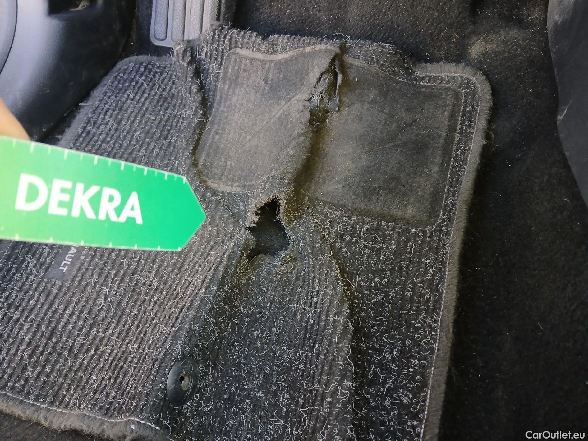  Renault  Clio RENAULT  / 2016 / 5P / berlina con portón Business TCe 66kW (90CV) GLP -18 #29