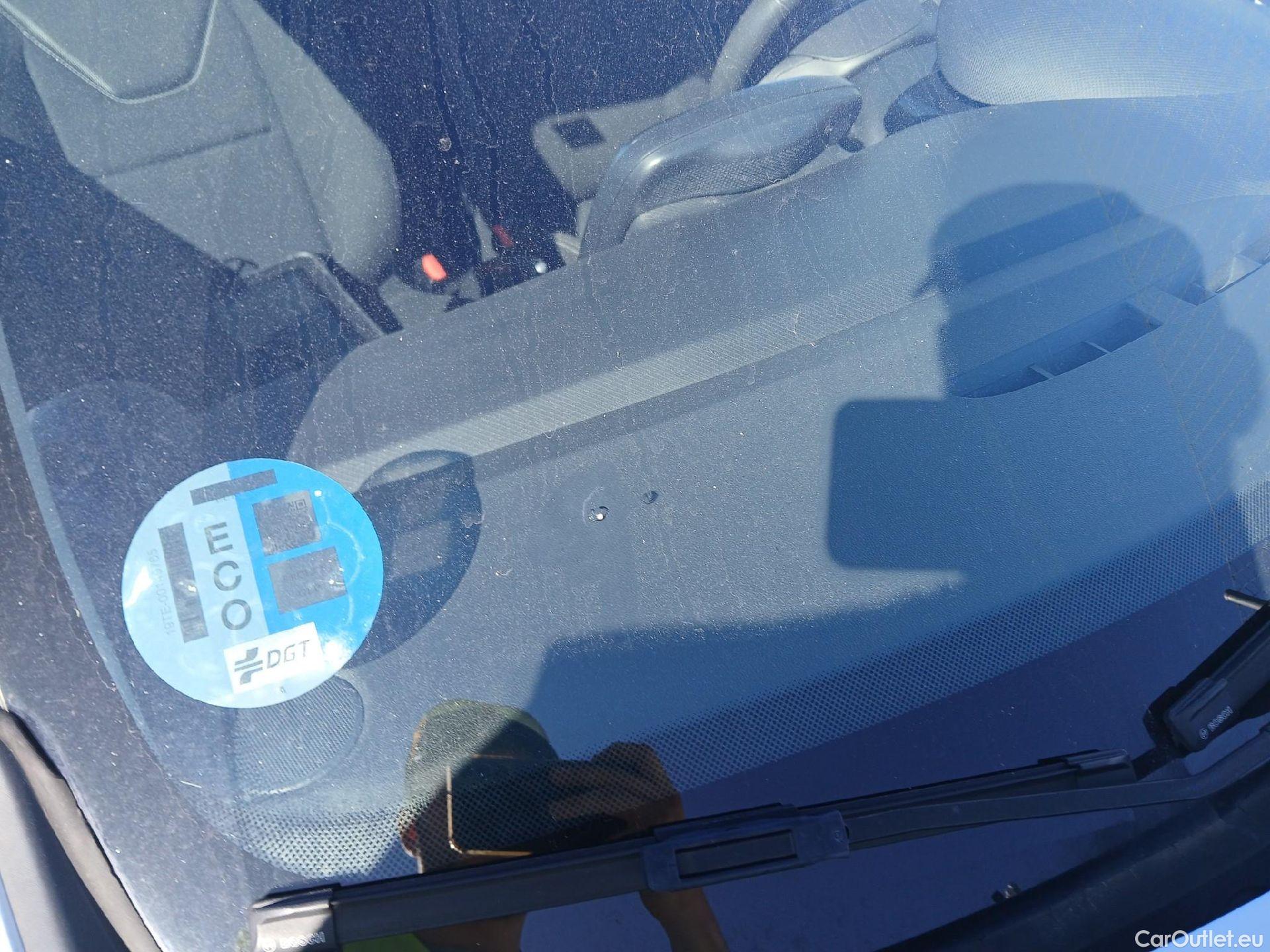  Renault  Clio RENAULT  / 2016 / 5P / berlina con portón Business TCe 66kW (90CV) GLP -18 #8