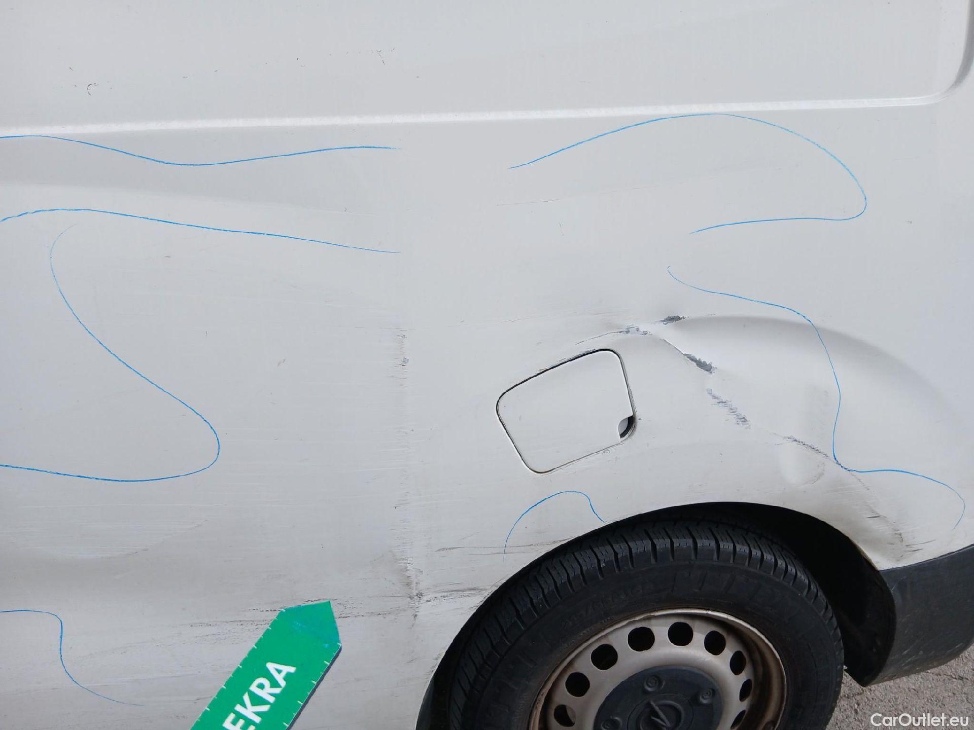  Opel  Vivaro OPEL  / 2019 / 4P / furgón 1.5 Diésel 74kW(100CV)M Std Exp #17