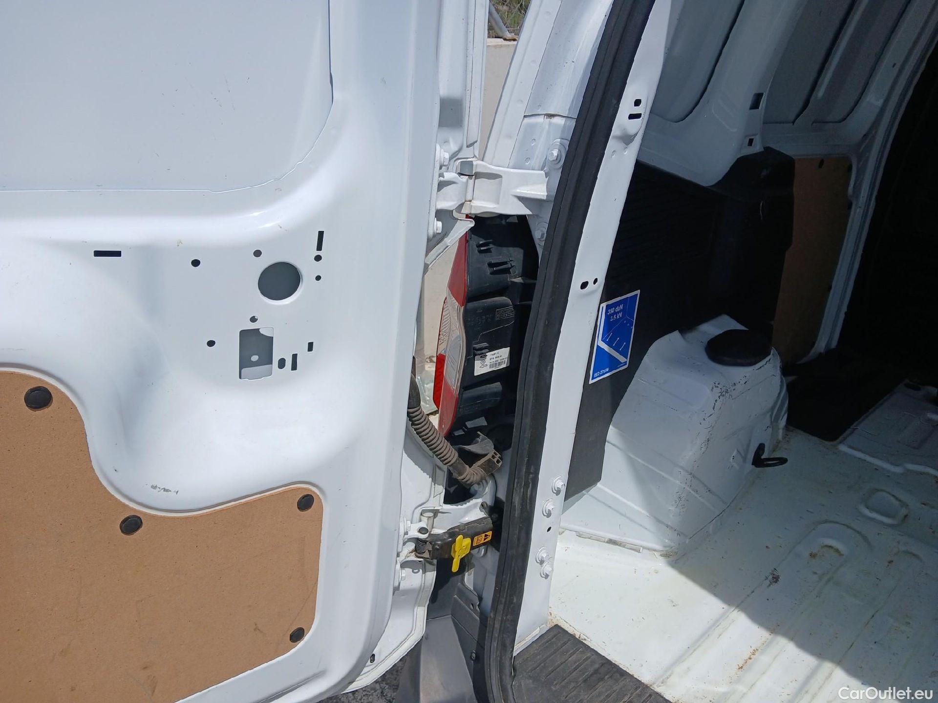  Ford  Transit FORD  Courier/2014/4P/furgón der.turis Van 1.5 TDCi 75kW Trend #6