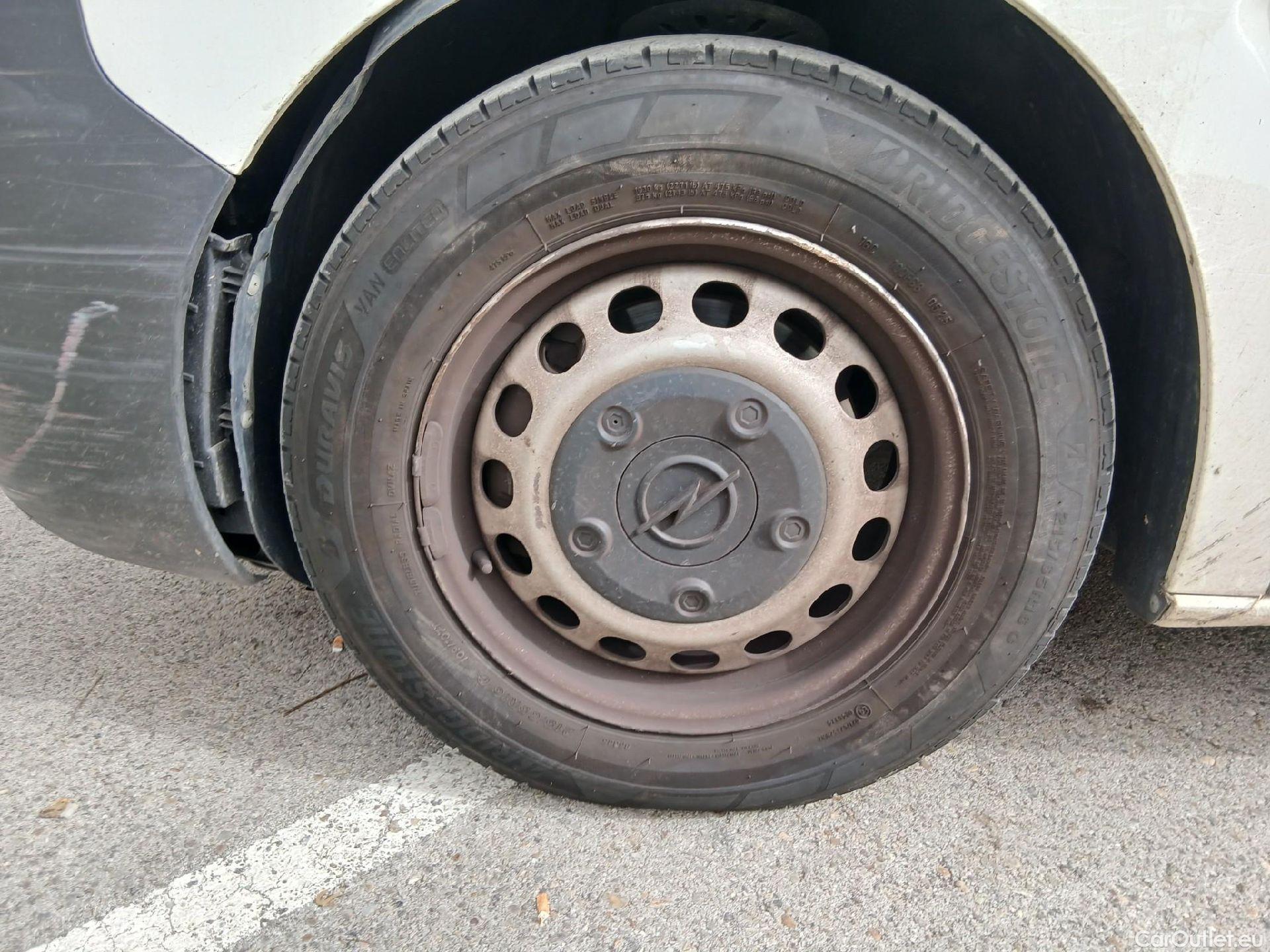  Opel  Vivaro OPEL  / 2019 / 4P / furgón 1.5 Diésel 74kW(100CV)M Std Exp #9