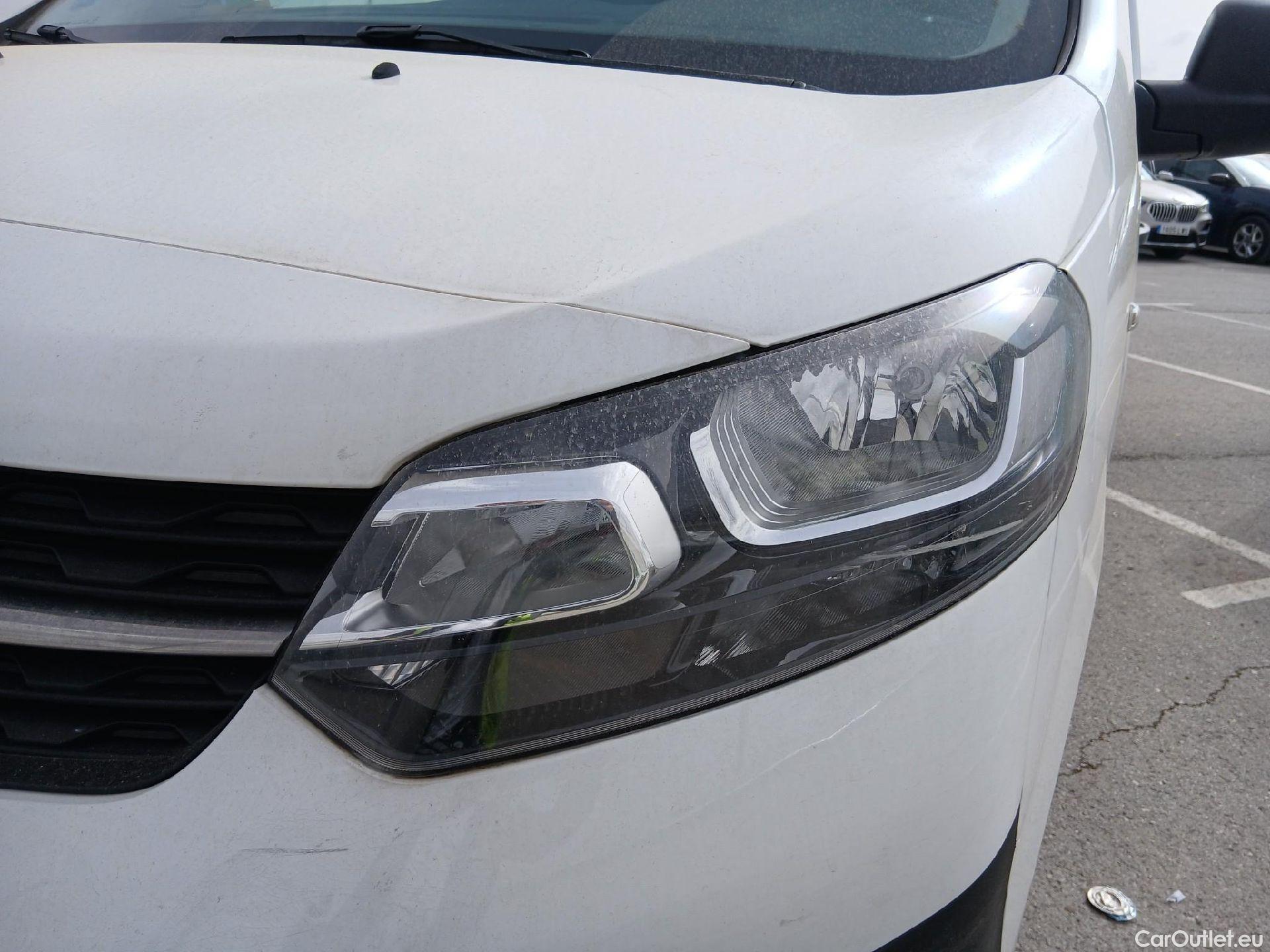  Opel  Vivaro OPEL  / 2019 / 4P / furgón 1.5 Diésel 74kW(100CV)M Std Exp #8