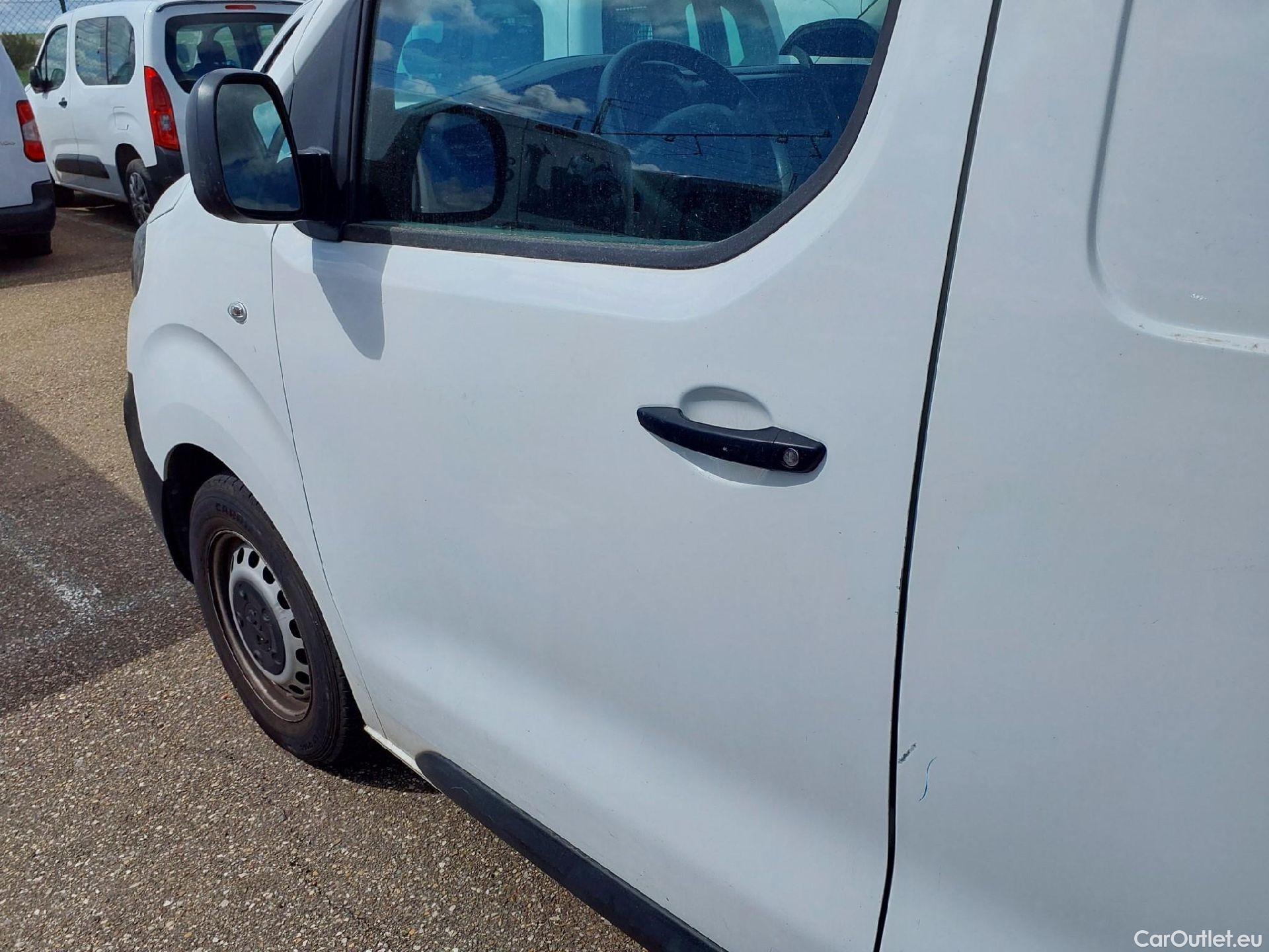  Peugeot  Expert PEUGEOT  / 2016 / 4P / furgón Furgón Pro 2.0 BlueHDi 120 S&S Standard #10