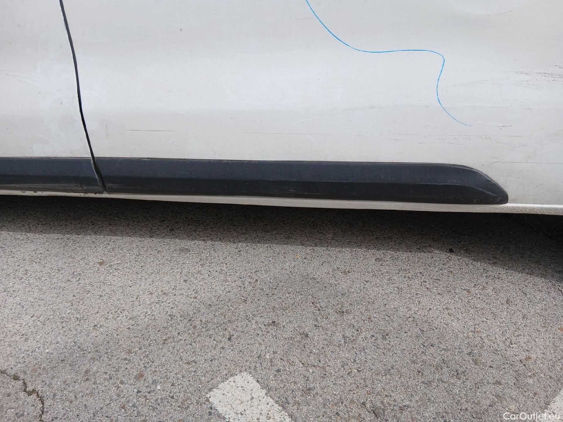  Opel  Vivaro OPEL  / 2019 / 4P / furgón 1.5 Diésel 74kW(100CV)M Std Exp #49