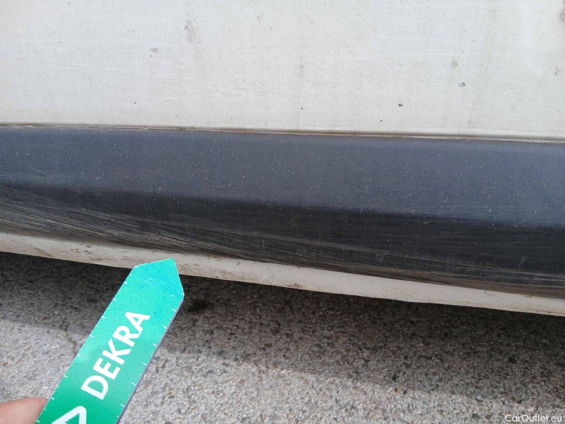  Opel  Vivaro OPEL  / 2019 / 4P / furgón 1.5 Diésel 74kW(100CV)M Std Exp #51