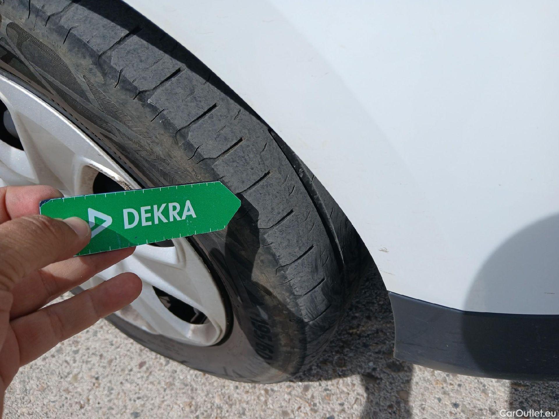  Ford  Transit FORD  Courier/2014/4P/furgón der.turis Van 1.5 TDCi 75kW Trend #28