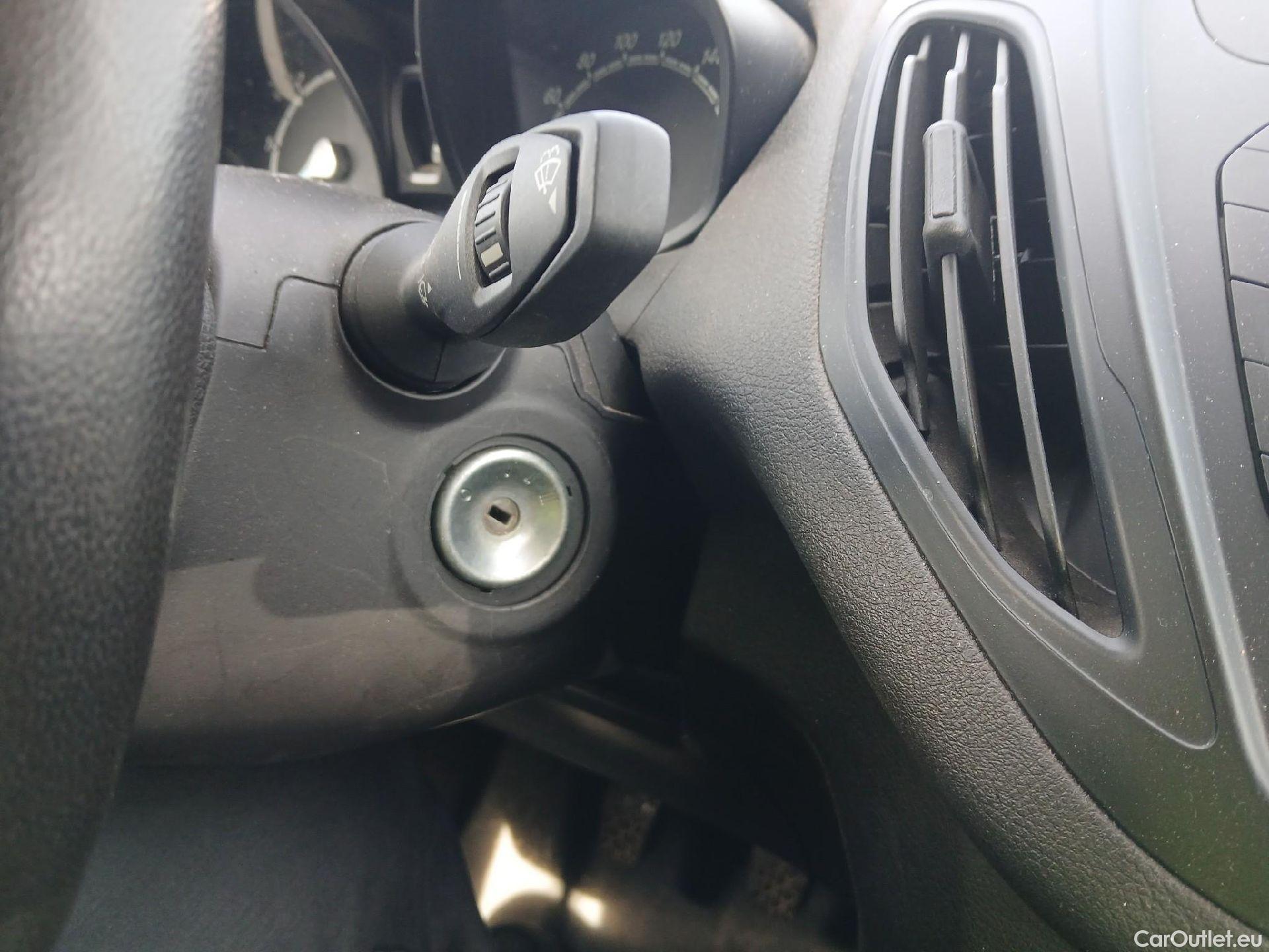  Ford  Transit FORD  Courier/2014/4P/furgón der.turis Van 1.5 TDCi 75kW Trend #1