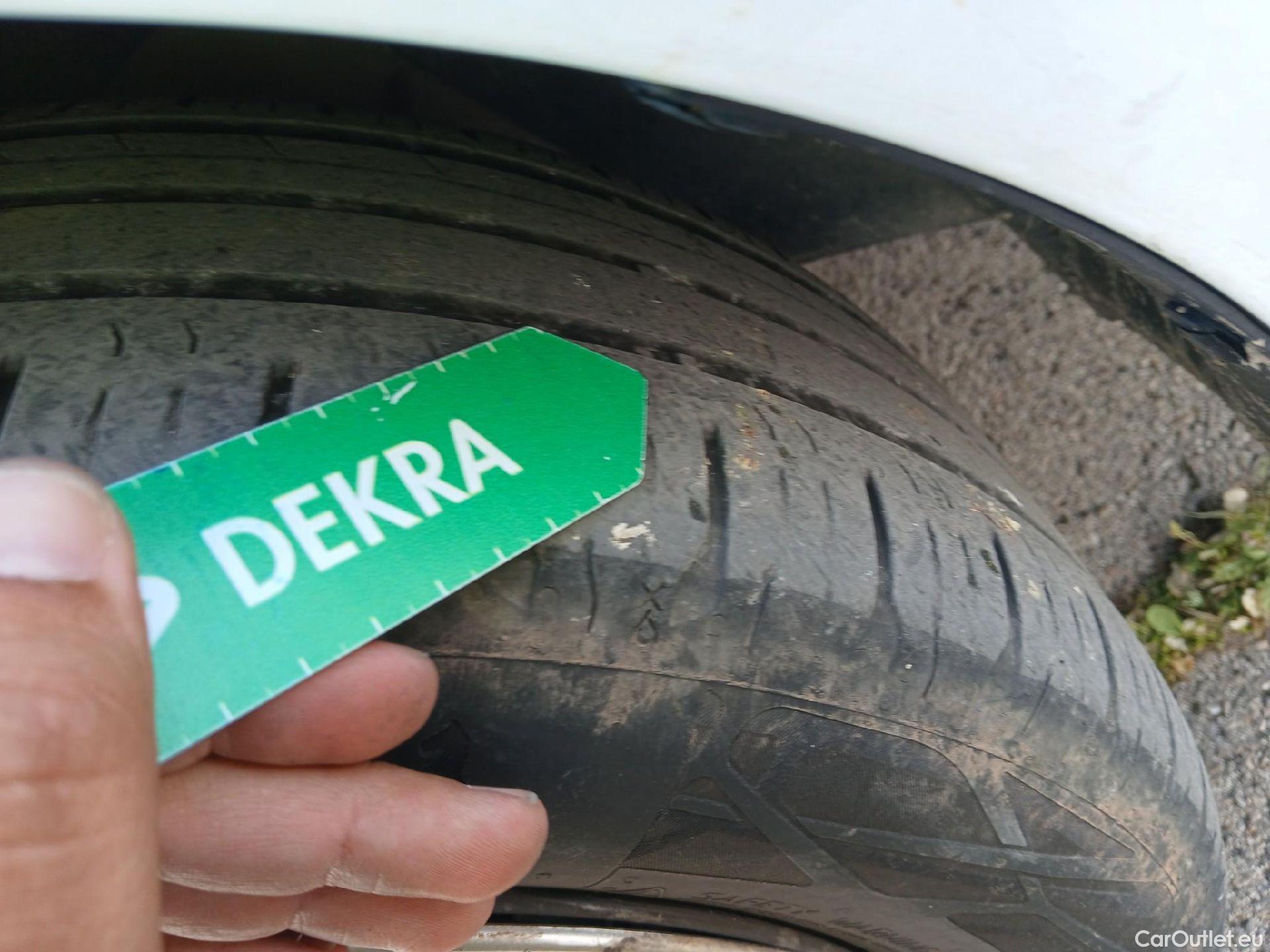  Ford  Transit FORD  Courier/2014/4P/furgón der.turis Van 1.5 TDCi 75kW Trend #15