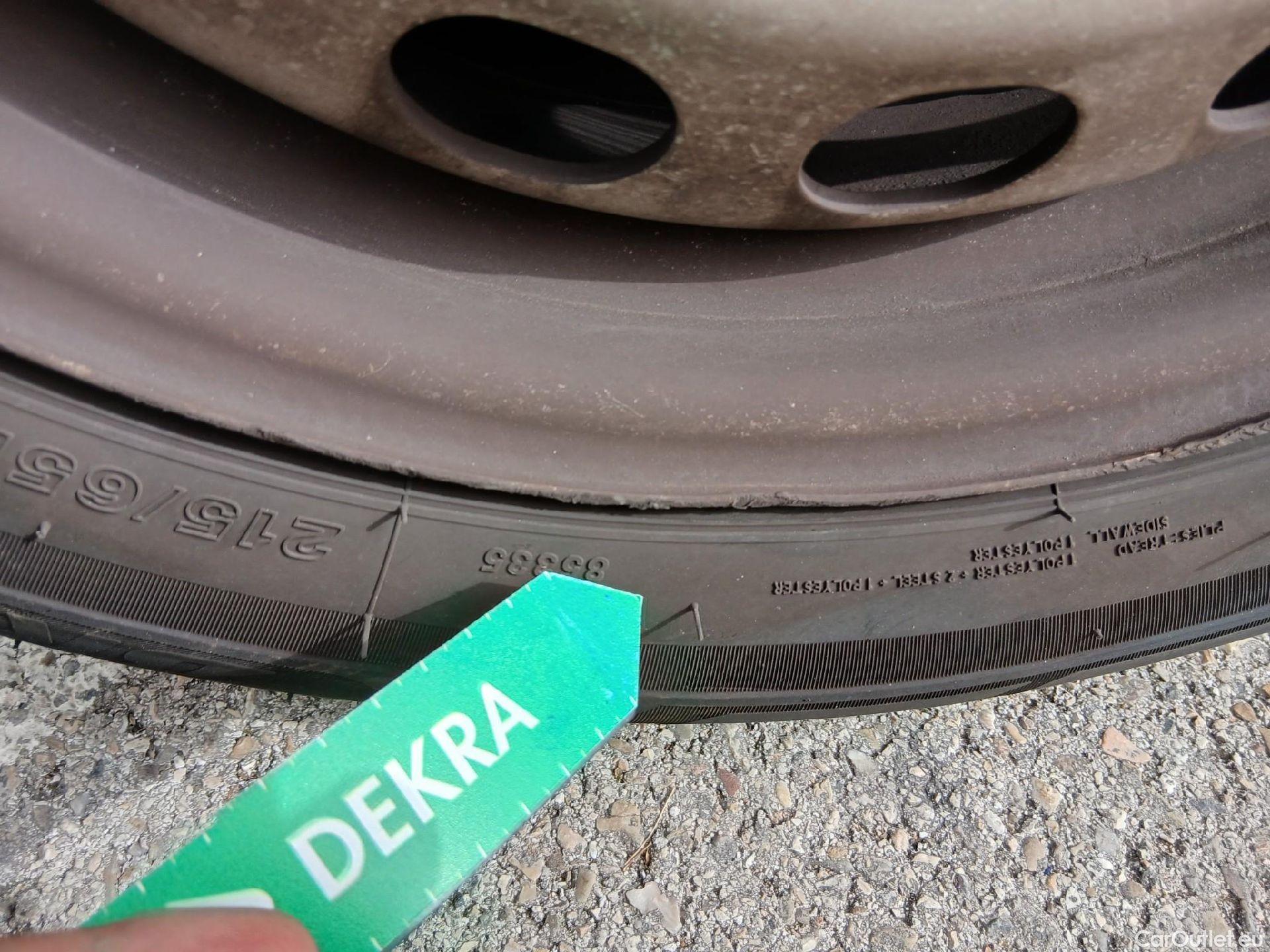  Opel  Vivaro OPEL  / 2019 / 4P / furgón 1.5 Diésel 74kW(100CV)M Std Exp #10