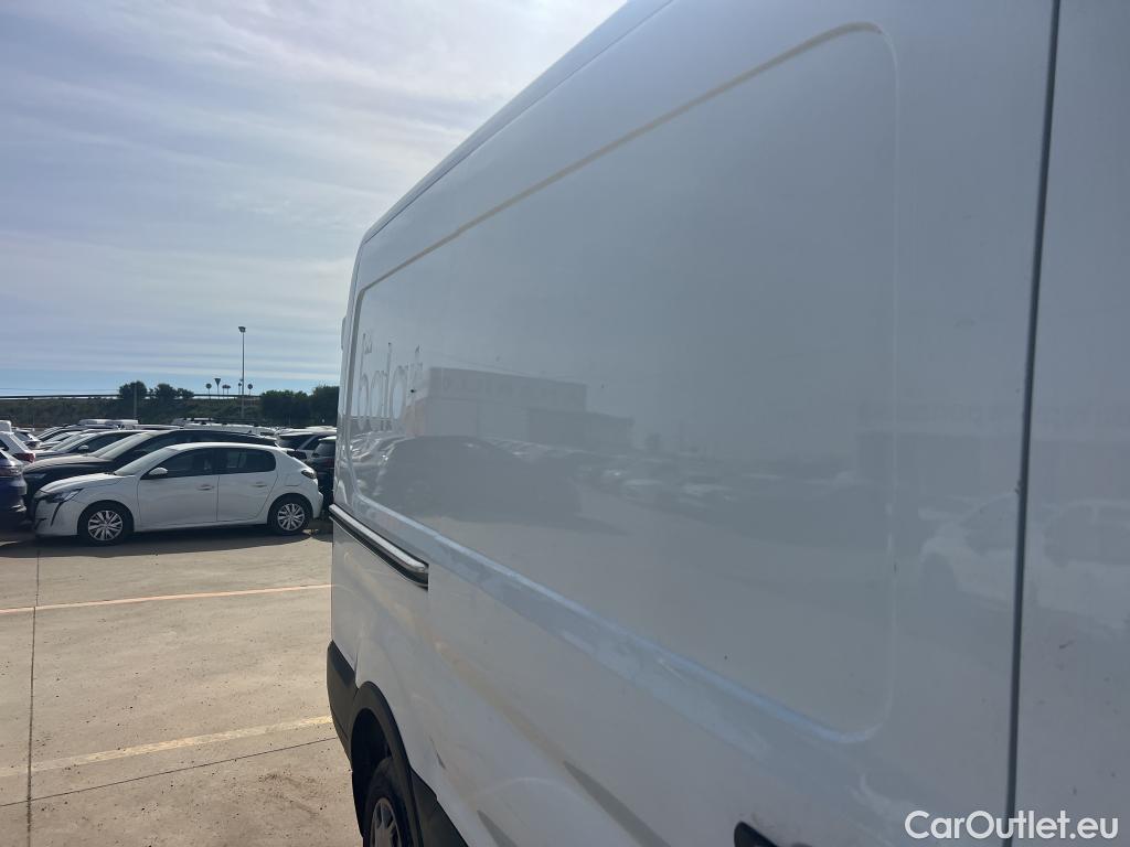  Ford  Transit FORD  / 2013 / 4P / furgón 310 77kW L2H2 Van Trend FWD #23