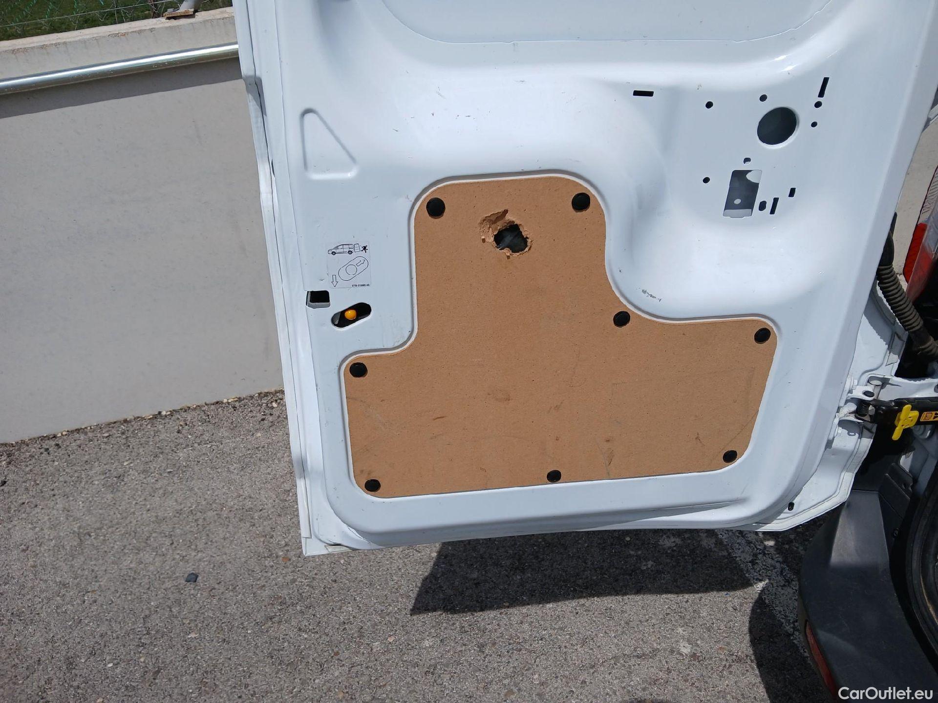  Ford  Transit FORD  Courier/2014/4P/furgón der.turis Van 1.5 TDCi 75kW Trend #8