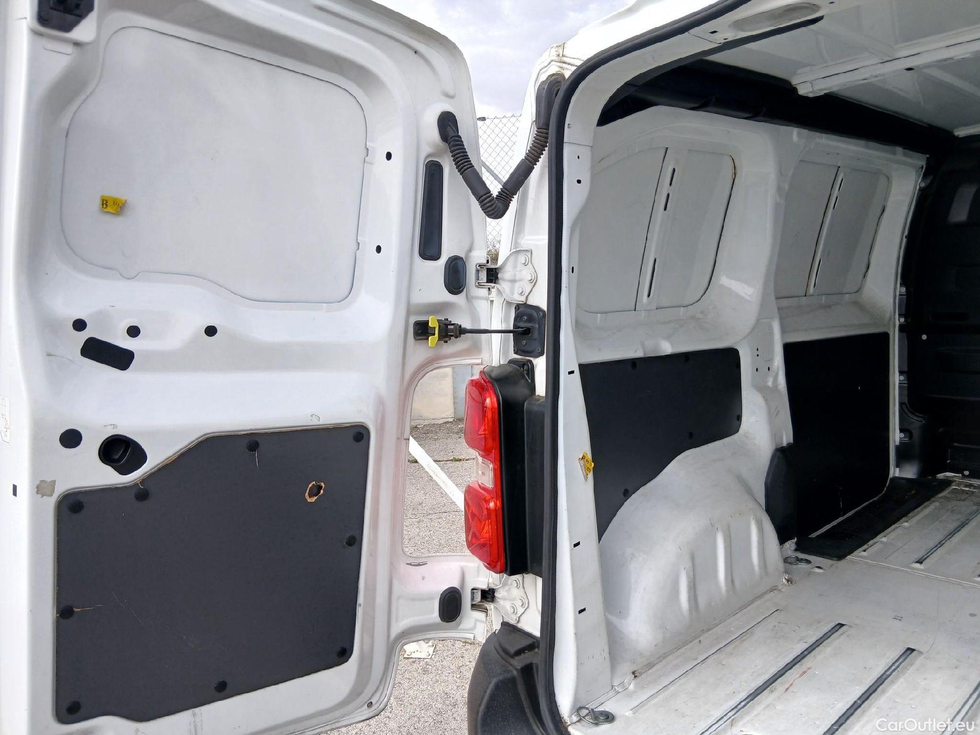  Opel  Vivaro OPEL  / 2019 / 4P / furgón 1.5 Diésel 74kW(100CV)M Std Exp #23