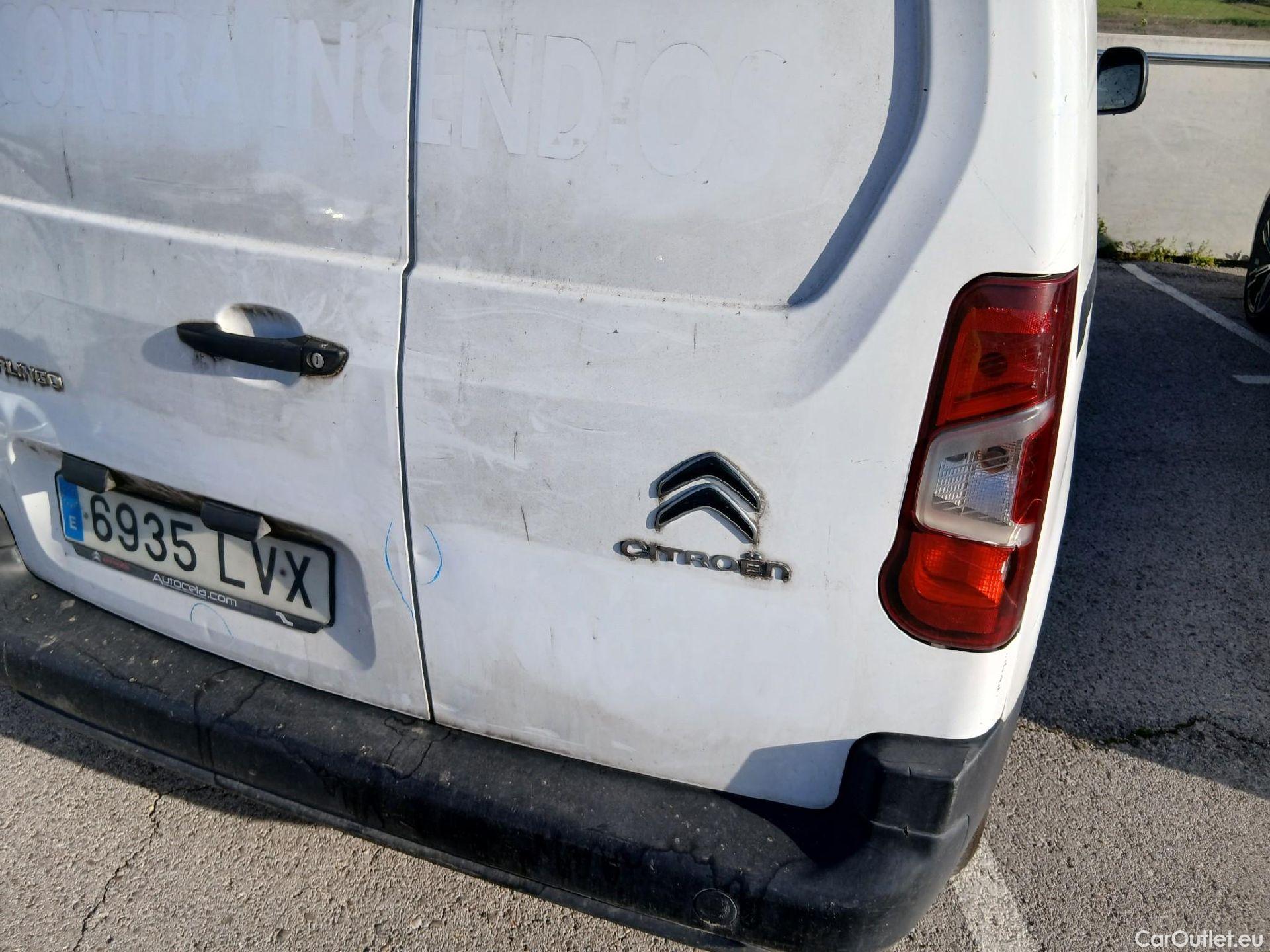  Citroen  Berlingo CITROEN  / 2018 / 3P / furgón derivado de turismo Talla M BlueHDi 100 CONTROL #29