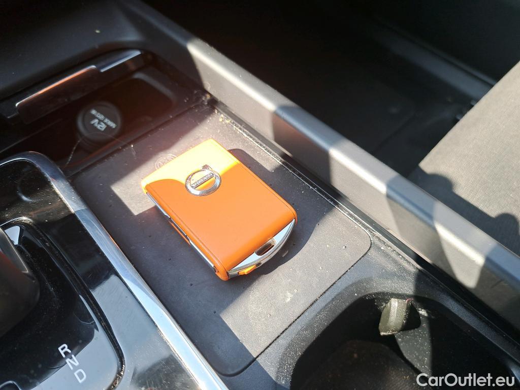  Volvo  XC60 VOLVO  / 2017 / 5P / todoterreno 2.0 T6 AWD Recharge Inscription Exp Auto #1