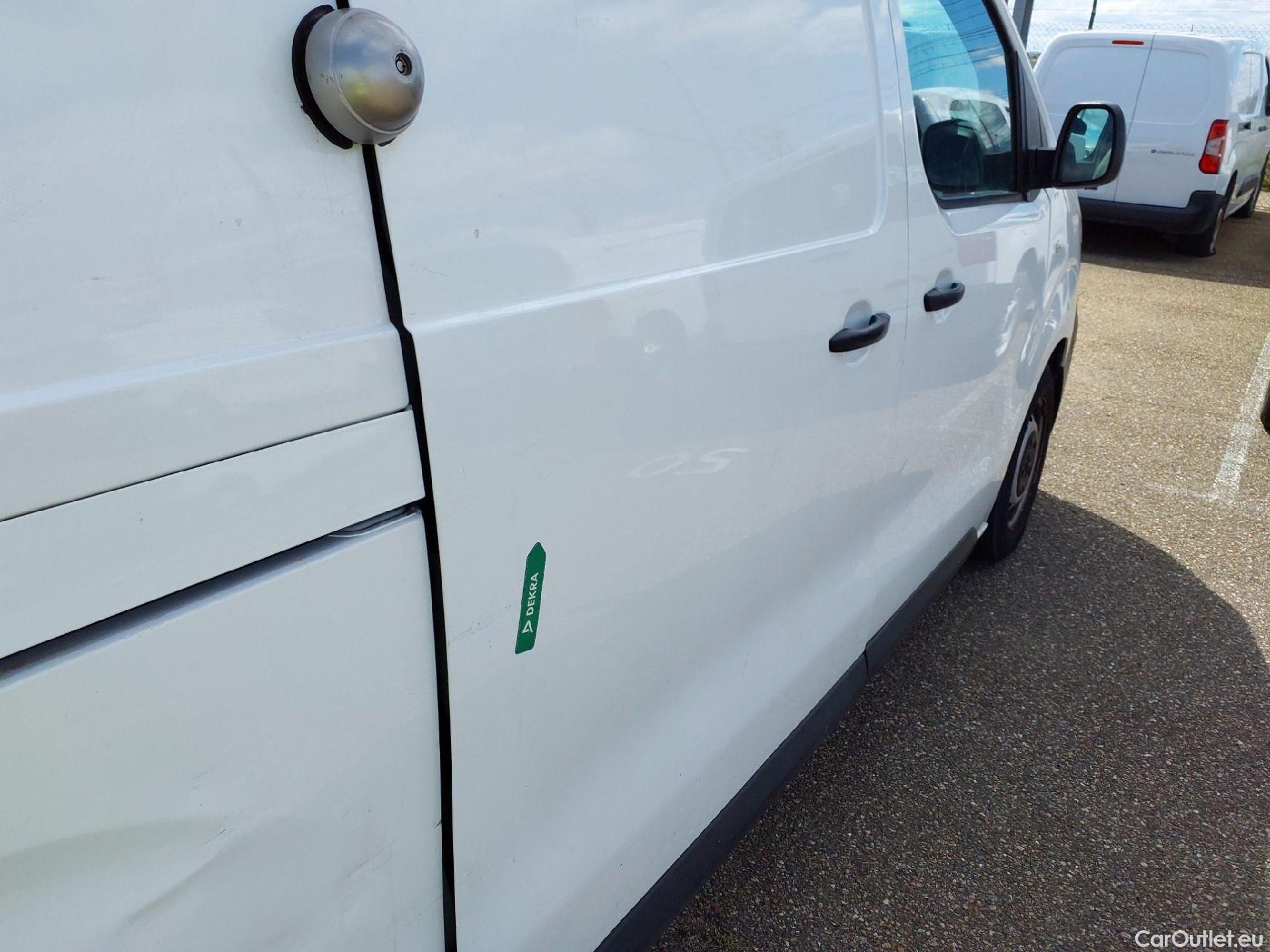  Peugeot  Expert PEUGEOT  / 2016 / 4P / furgón Furgón Pro 2.0 BlueHDi 120 S&S Standard #28