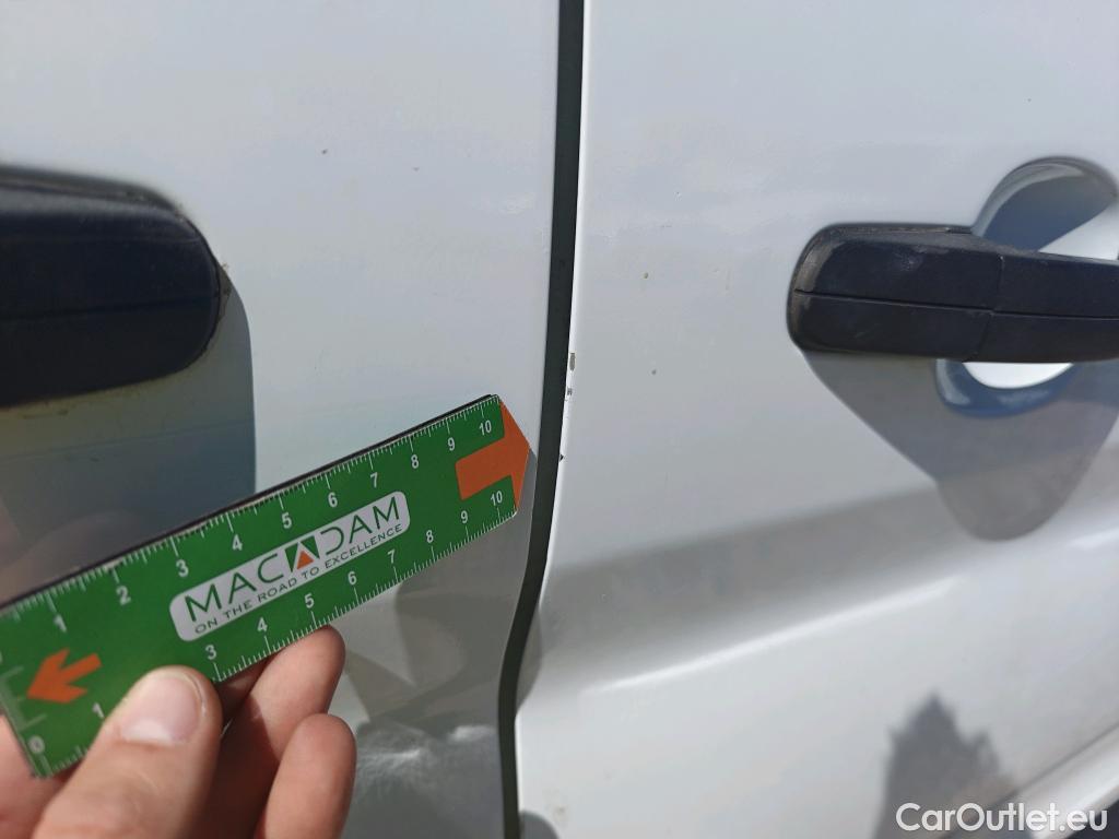  Ford  Transit FORD  / 2013 / 4P / furgón 350 96kW L4H3 Van Trend RWD #42