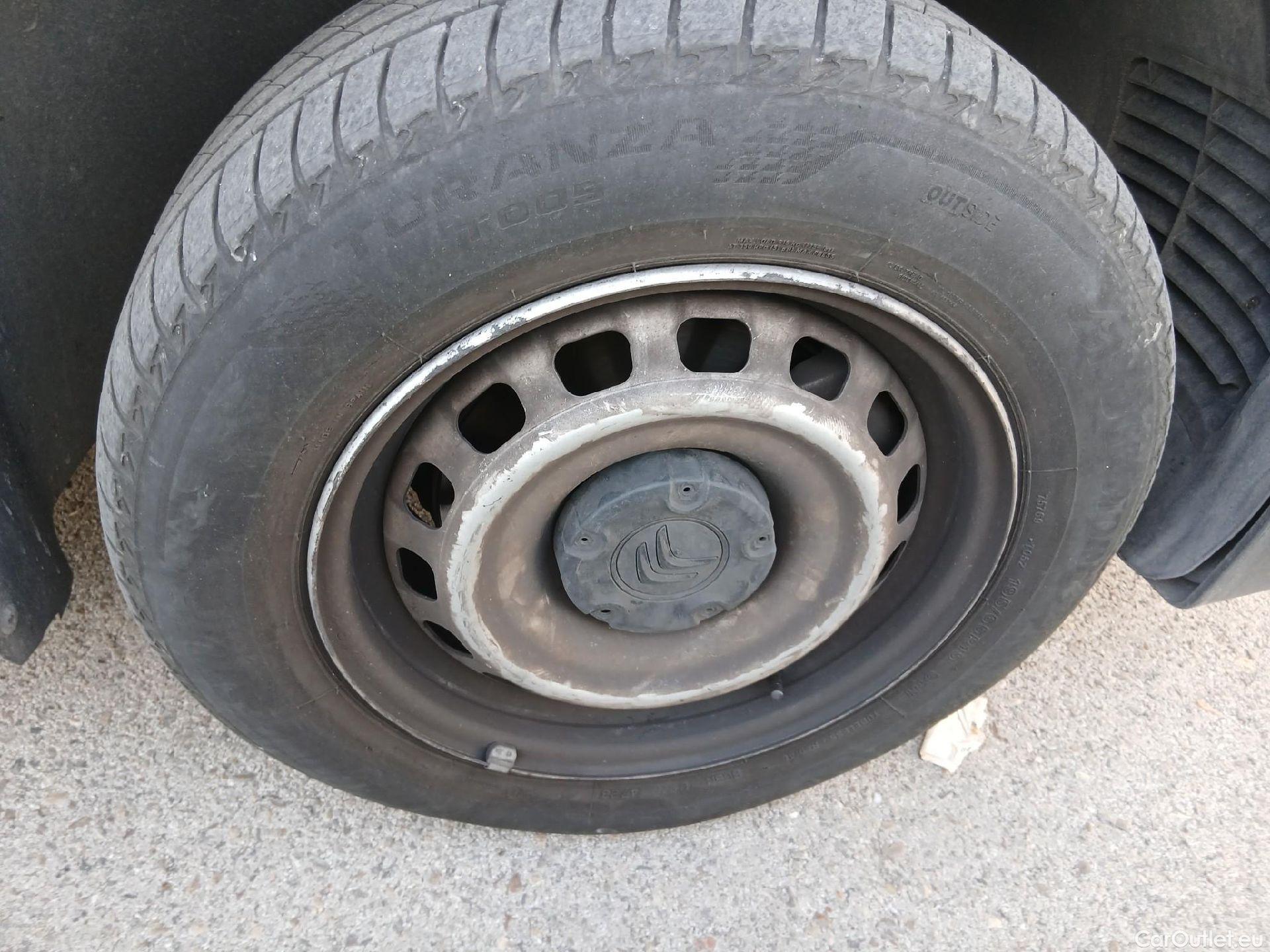  Citroen  Berlingo CITROEN  / 2018 / 3P / furgón derivado de turismo Talla M BlueHDi 100 CONTROL #52