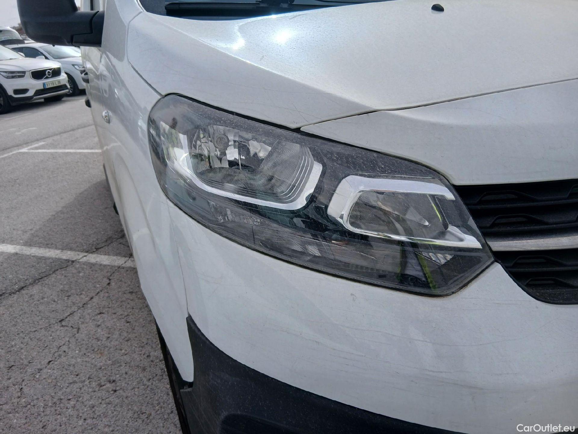  Opel  Vivaro OPEL  / 2019 / 4P / furgón 1.5 Diésel 74kW(100CV)M Std Exp #3