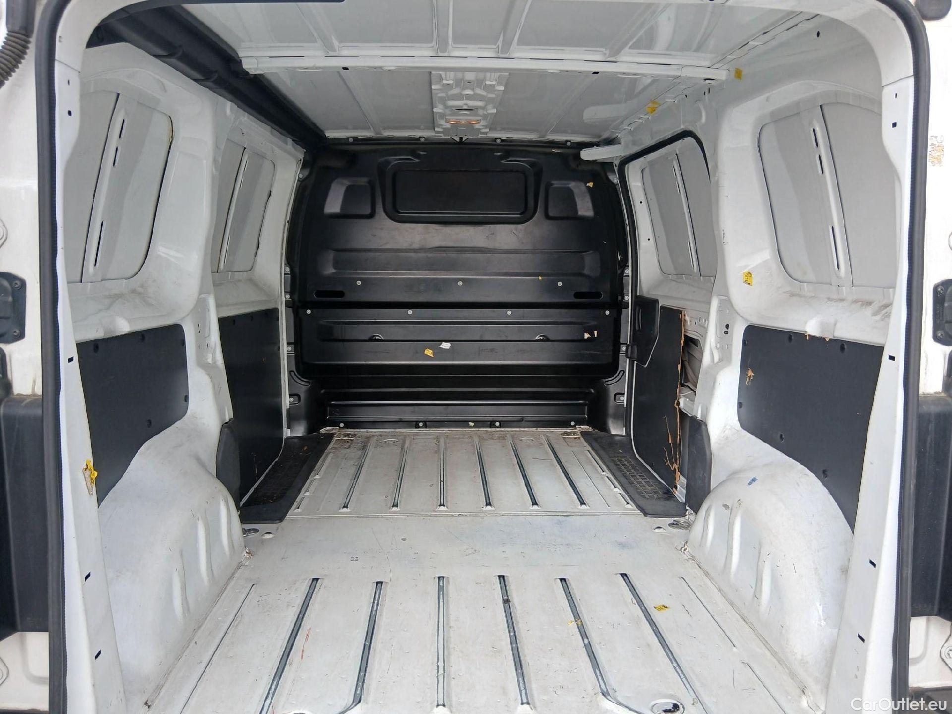  Opel  Vivaro OPEL  / 2019 / 4P / furgón 1.5 Diésel 74kW(100CV)M Std Exp #25