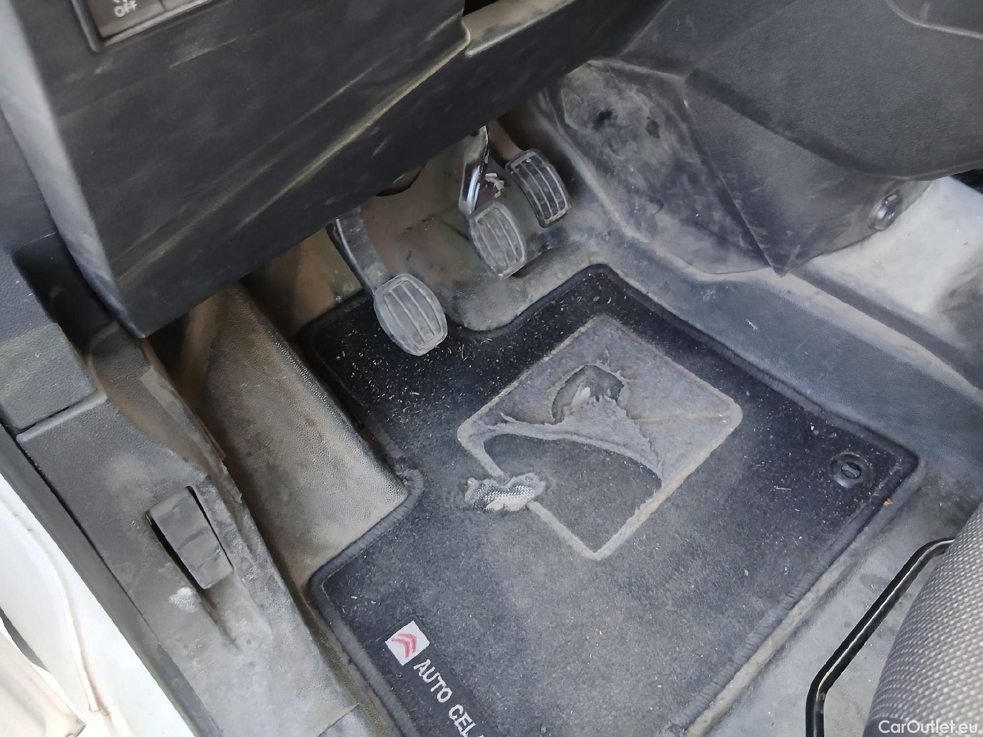  Citroen  Berlingo CITROEN  / 2018 / 3P / furgón derivado de turismo Talla M BlueHDi 100 CONTROL #17